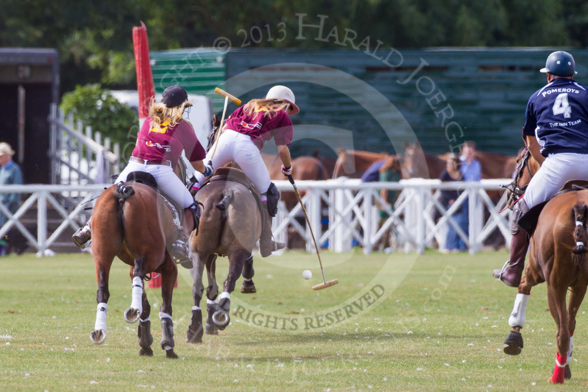 DBPC Polo in the Park 2013, Final of the Amaranther Trophy (0 Goal), Bucking Broncos vs The Inn Team.
Dallas Burston Polo Club, ,
Southam,
Warwickshire,
United Kingdom,
on 01 September 2013 at 12:10, image #164