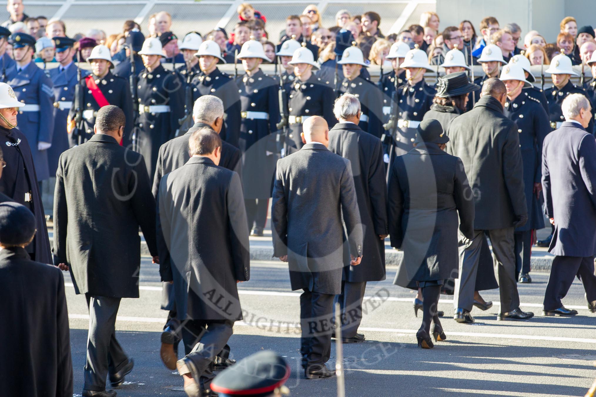 The High Commissioners are leaving Whitehall towards the Foreign- and Commonwealth Office building.