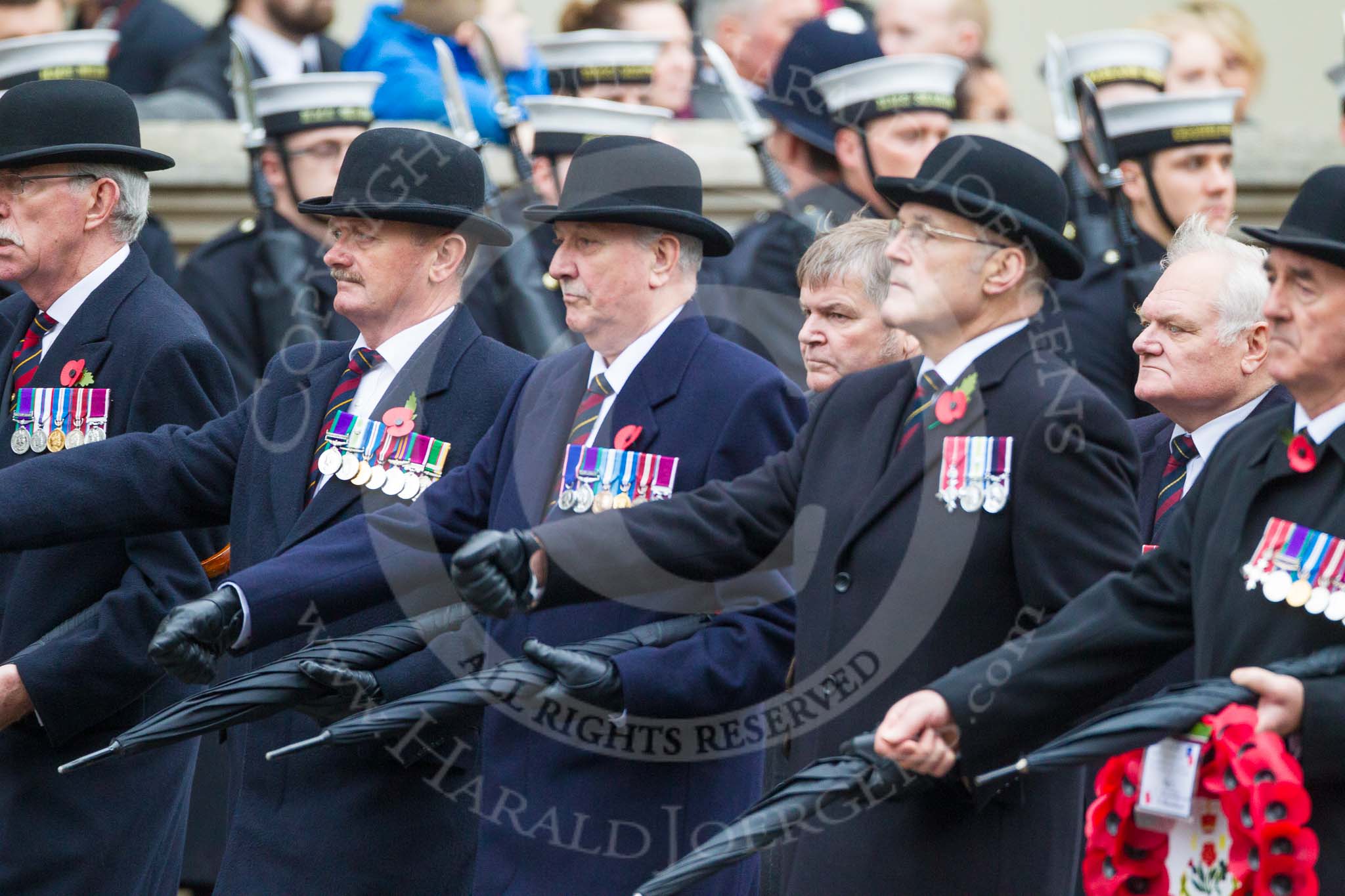 Remembrance Sunday at the Cenotaph 2015: Group F5, Queen's Bodyguard of The Yeoman of The Guard.
Cenotaph, Whitehall, London SW1,
London,
Greater London,
United Kingdom,
on 08 November 2015 at 12:04, image #1024