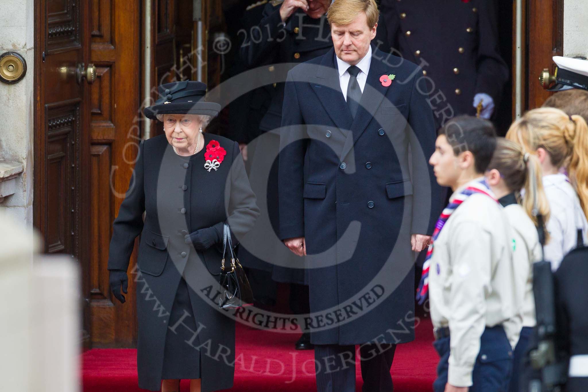 Remembrance Sunday at the Cenotaph 2015: HM The Queen and HM The King of the Netherlands leaving the Foreign- and Commonwealth Office Building, followed by other members of the Royal Family. Image #125, 08 November 2015 10:58 Whitehall, London, UK