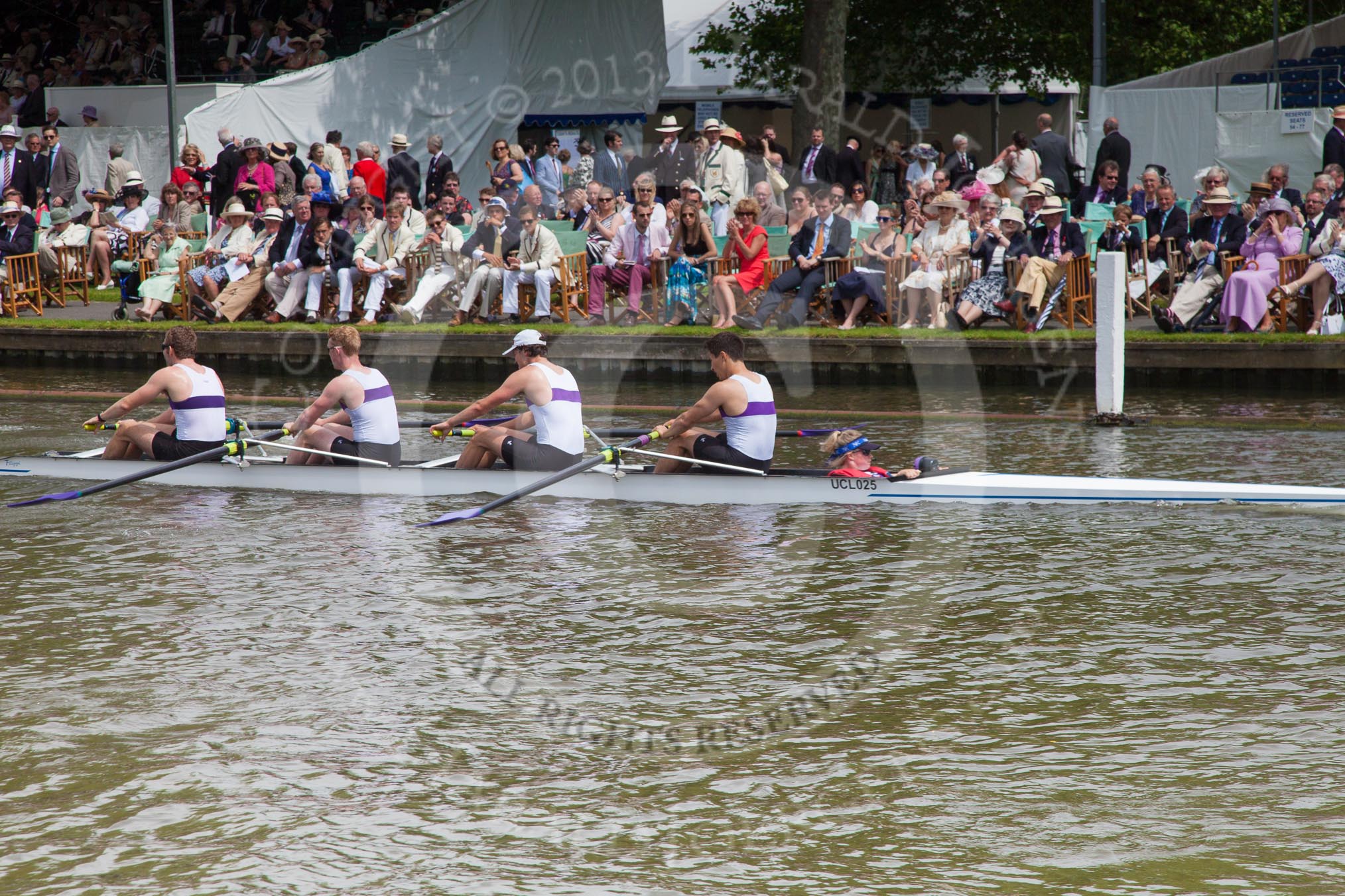 Photo 1206281423155D28657HaraldJoergens Henley Royal Regatta 2012 (Thursday): Race 39, Prince Albert Challenge Cup: Newcastle University (388, Bucks) v University of London 'B' (400, Berks).
River Thames beteen Henley-on-Thames and Remenham/Temple Island ,
Henley-on-Thames,
Oxfordshire,
United Kingdom,
on 28 June 2012 at 14:22, image #281