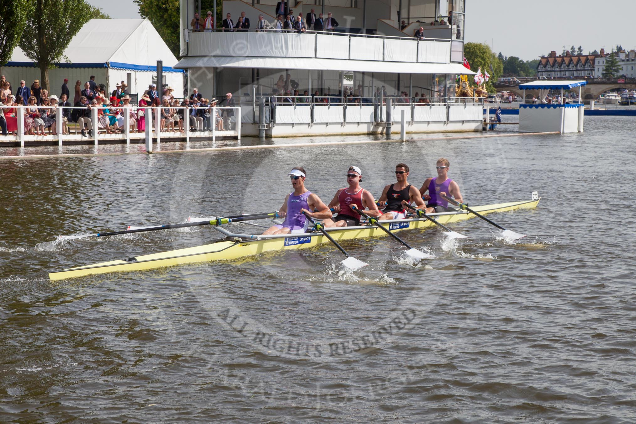 Henley Royal Regatta 2012 (Thursday): Race 59, Prince of Wales Challenge Cup:  Durham University and University of London (270, Bucks) v The Tideway Scullers' School and Stowe School (286, Berks).
River Thames beteen Henley-on-Thames and Remenham/Temple Island ,
Henley-on-Thames,
Oxfordshire,
United Kingdom,
on 28 June 2012 at 16:21, image #428