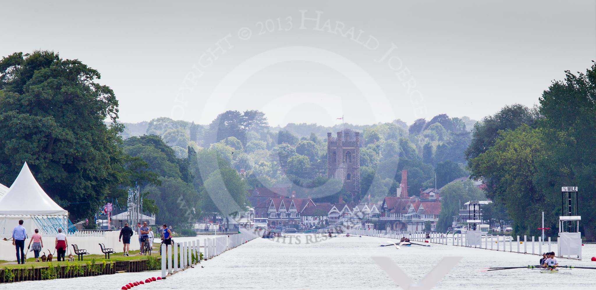 Henley Royal Regatta 2013 (Monday): The HRR race course seen from the start (the "Y" in the front of the image), looking towards the finish and the town of Henley-on-Thames..
River Thames between Henley and Temple Island,
Henley-on-Thames,
Berkshire,
United Kingdom,
on 01 July 2013 at 15:09, image #30