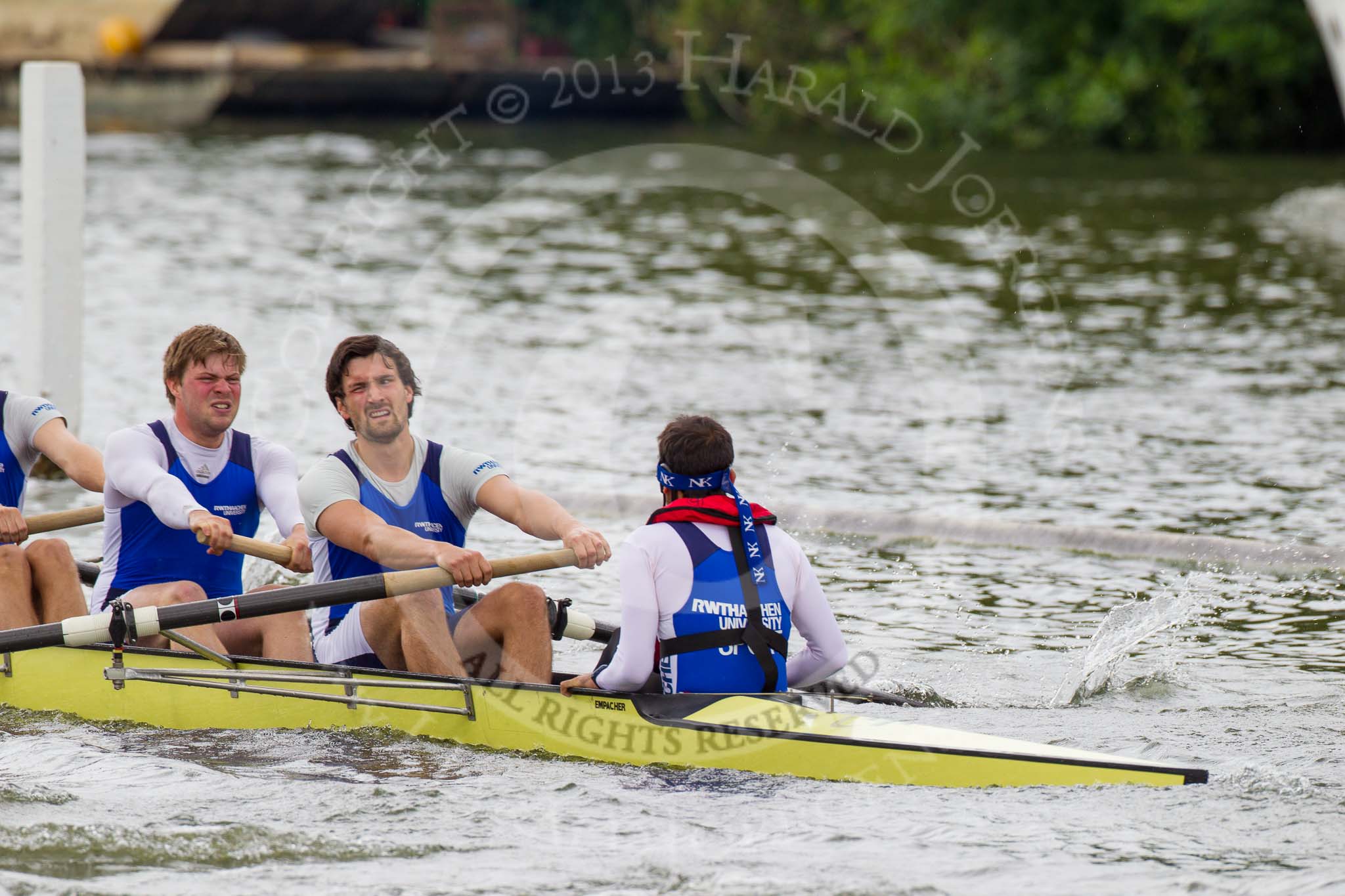 Henley Royal Regatta 2013, Thursday.
River Thames between Henley and Temple Island,
Henley-on-Thames,
Berkshire,
United Kingdom,
on 04 July 2013 at 11:36, image #228