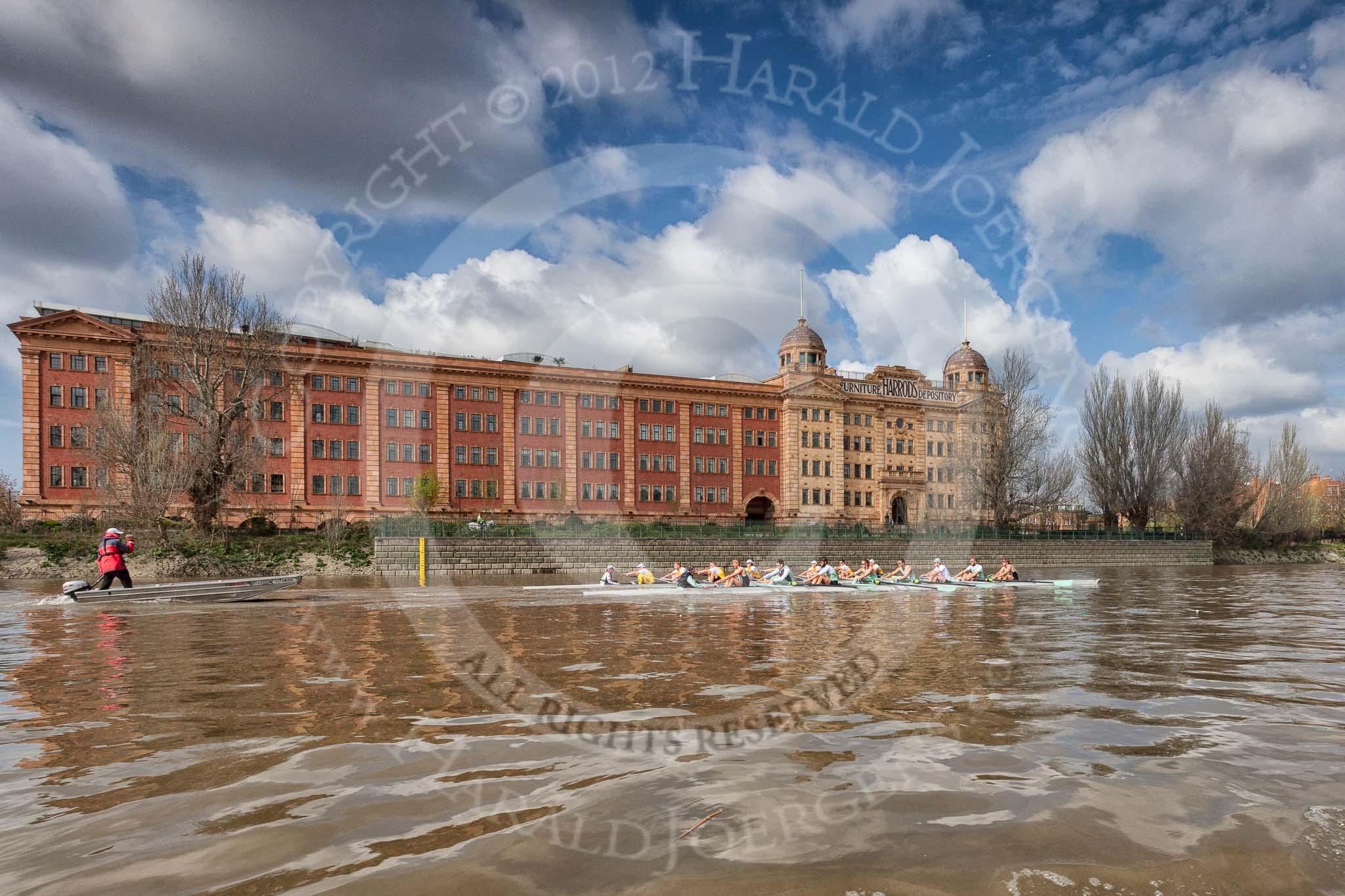 The Boat Race season 2012 - Tideway Week (Tuesday).




on 03 April 2012 at 10:54, image #122