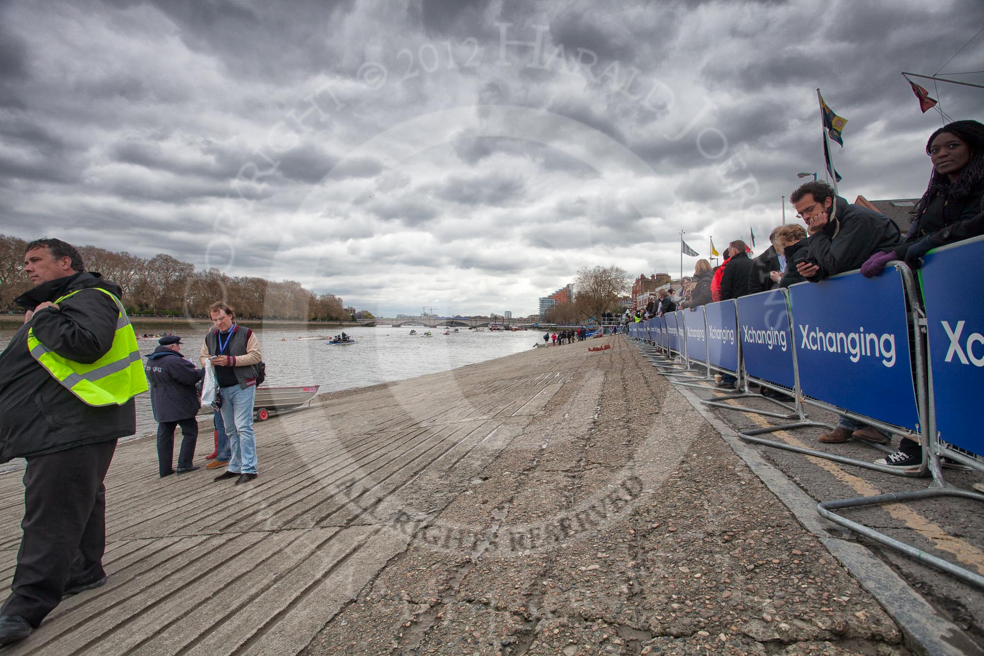 The Boat Race 2012: Setting the scene for the 2012 Boat Race:  Putney Embankment, looking towards Putney Bridge..




on 07 April 2012 at 13:14, image #122