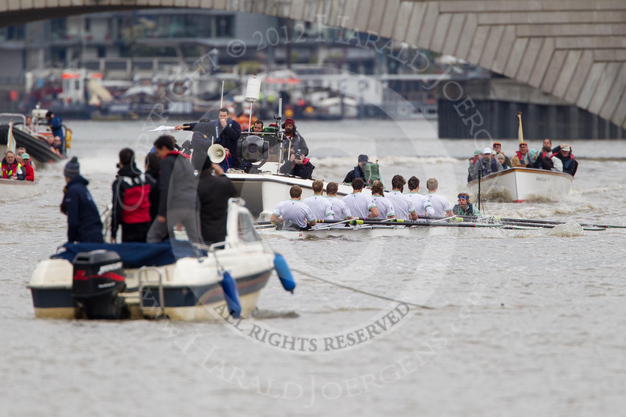 The Boat Race 2012: The Cambridge Blue Boat shortly after the start of the 2012 Boat Race, followed by a flotilla of boats. On the right of the Cambridge boat the race umpire..




on 07 April 2012 at 14:16, image #228