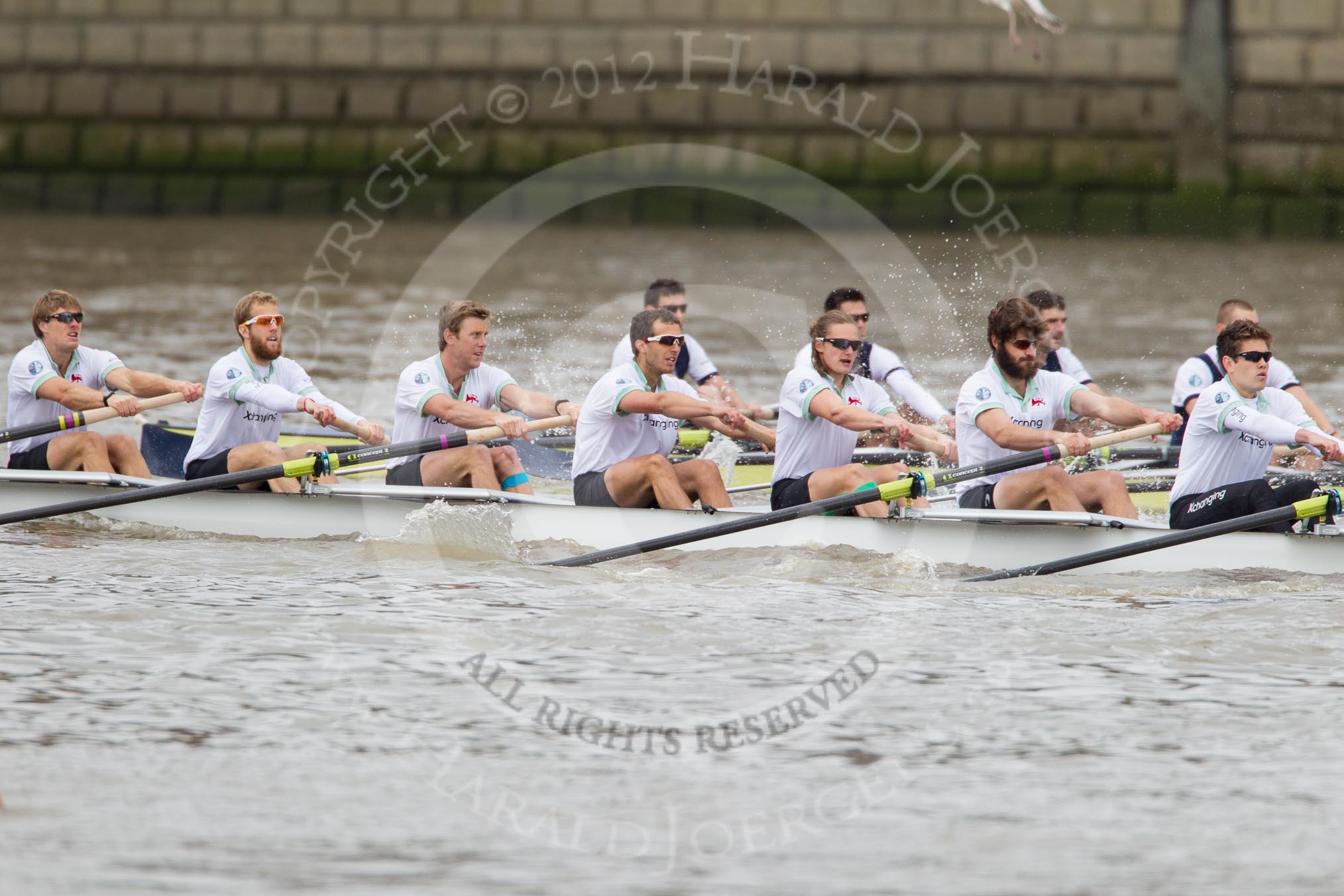 Photo 1204071417001D48422HaraldJoergens The Boat Race 2012: The 2012 Boat Race, shortly after the start: In the foreground the Cambridge Blue Boat, with David Nelson, Moritz Schramm, Jack Lindeman, Alex Ross, Mike Thorp, Steve Dudek, and Alexander Scharp, in the Oxford boat Dr. Alexander Woods, William Zeng, Kevin Baum, and Alex Davidson..
on 07 April 2012 at 14:17, image #263