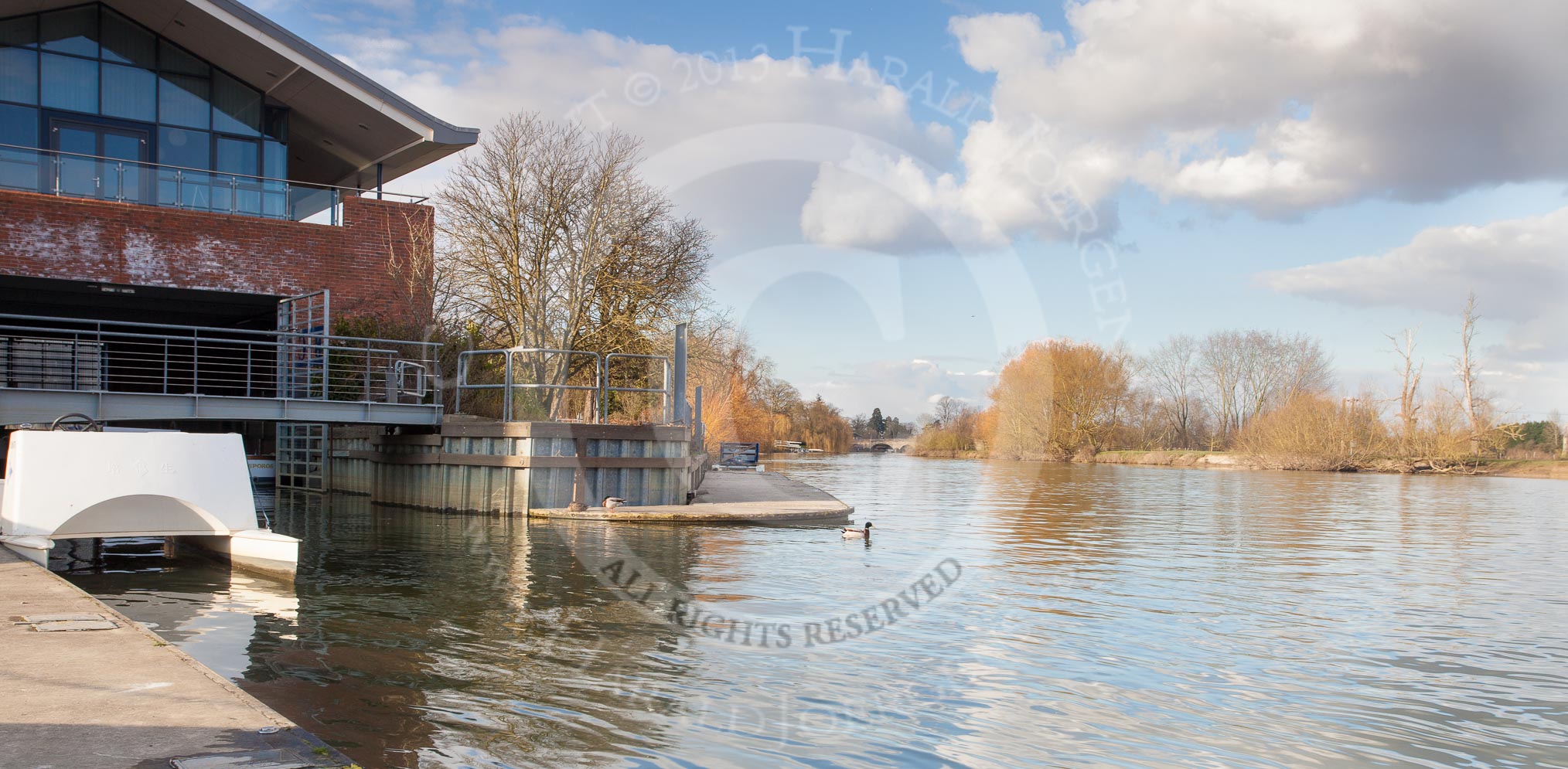 The Boat Race season 2013 - OUWBC training: Fleming Boathouse, the Oxford University Boat Club's training facility at the River Thames in Wallingford. In the background the medieval Wallingford Bridge..
Fleming Boathouse,
Wallingford,
Oxfordshire,
United Kingdom,
on 13 March 2013 at 16:08, image #5