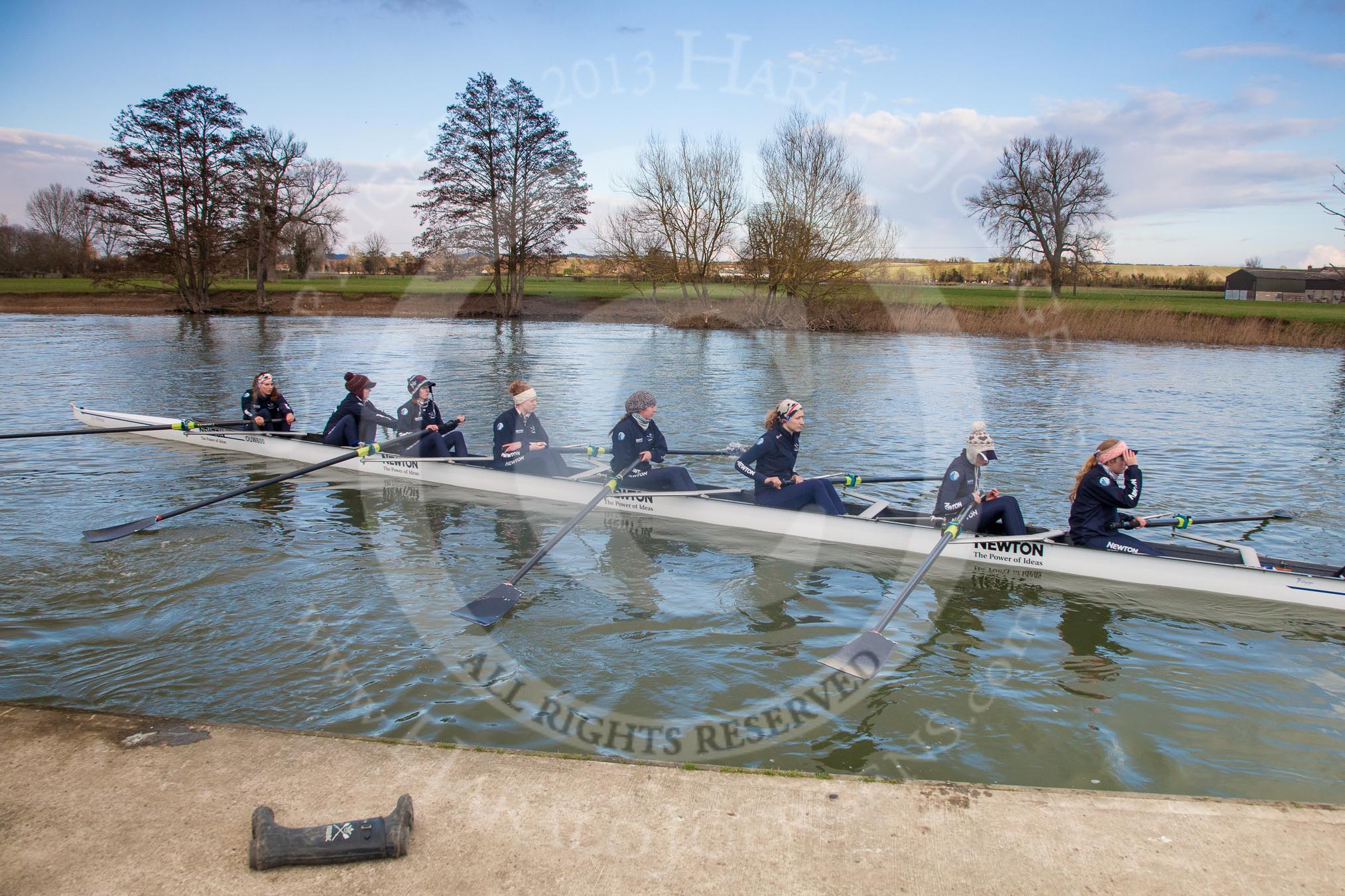 Photo 1303131652595D27451HaraldJoergens The Boat Race season 2013 - OUWBC training: The crew of Osiris, the OUWBC reserve boat, getting ready: Bow Coralie Viollet-Djelassi, then Elspeth Cumber, Hannah Ledbury, Eleanor Darlington, Rachel Purkess, Caitlin Goss, Annika Bruger, and stroke Emily Chittock..
Fleming Boathouse,
Wallingford,
Oxfordshire,
United Kingdom,
on 13 March 2013 at 16:53, image #35