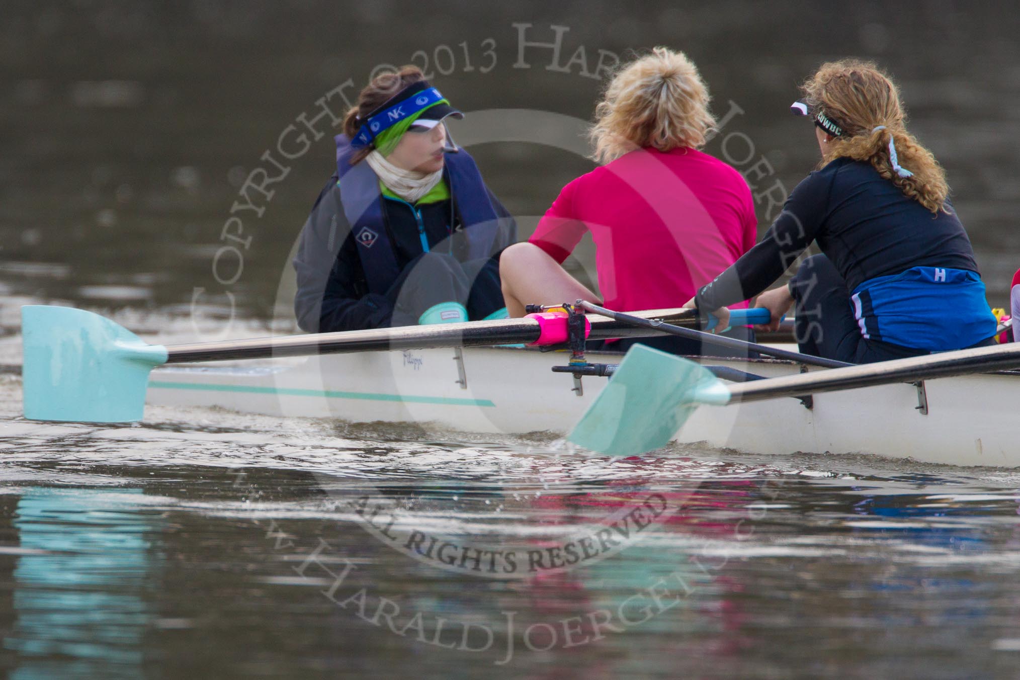 The Boat Race season 2013 - CUWBC training: The CUWBC Lightweights - cox Brielle Stark, stroke Lottie Meggitt and 7 Jilly Tovey..
River Thames near Remenham,
Henley-on-Thames,
Oxfordshire,
United Kingdom,
on 19 March 2013 at 16:31, image #160