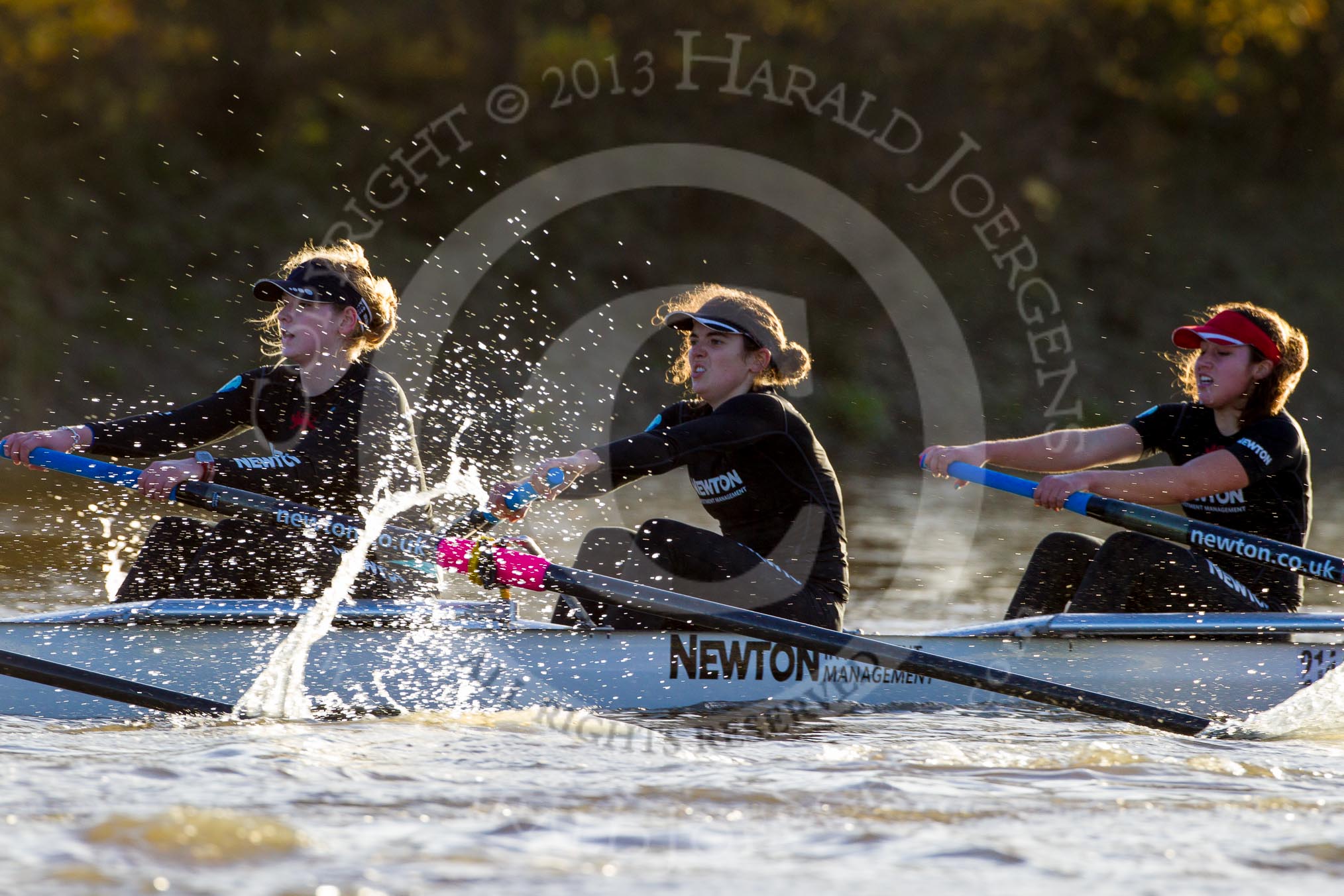 Photo 1312191413141D45609HaraldJoergens The Boat Race season 2014 - Women's Trial VIIIs(CUWBC, Cambridge): Wink Wink: 3 Hannah Roberts, 2 Sarah Crowther, Bow Ella Barnard..
River Thames between Putney Bridge and Mortlake,
London SW15,
United Kingdom,
on 19 December 2013 at 14:13, image #426