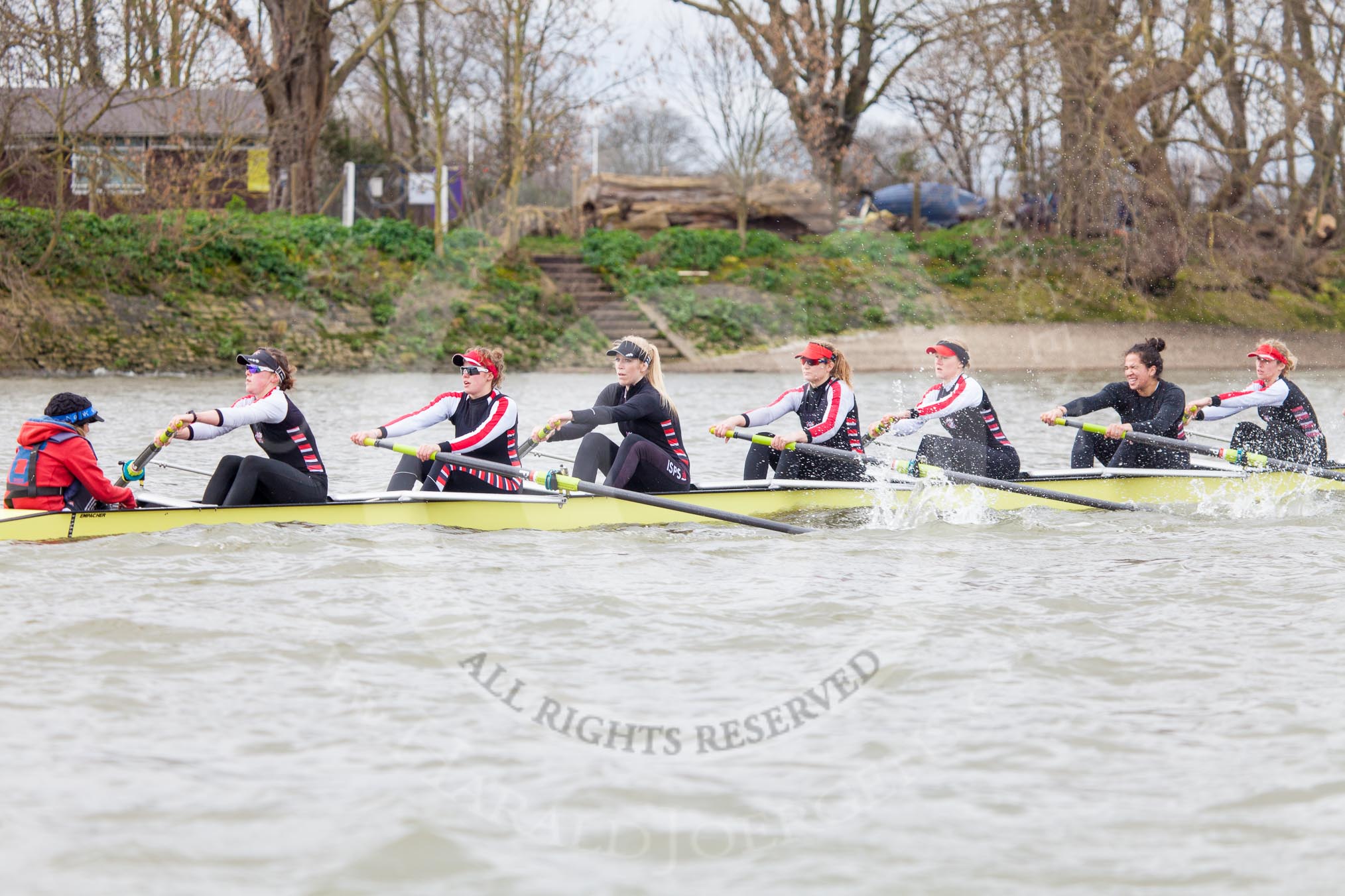 The Boat Race season 2014 - fixture CUWBC vs Thames RC: The Thames RC boat near the black buoy..




on 02 March 2014 at 13:12, image #65