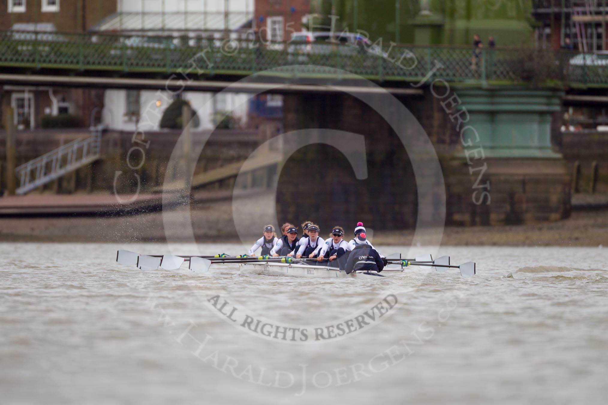 OUWBC approaching Hammersmith Bridge, the finish of the first of the three races over the tideway course