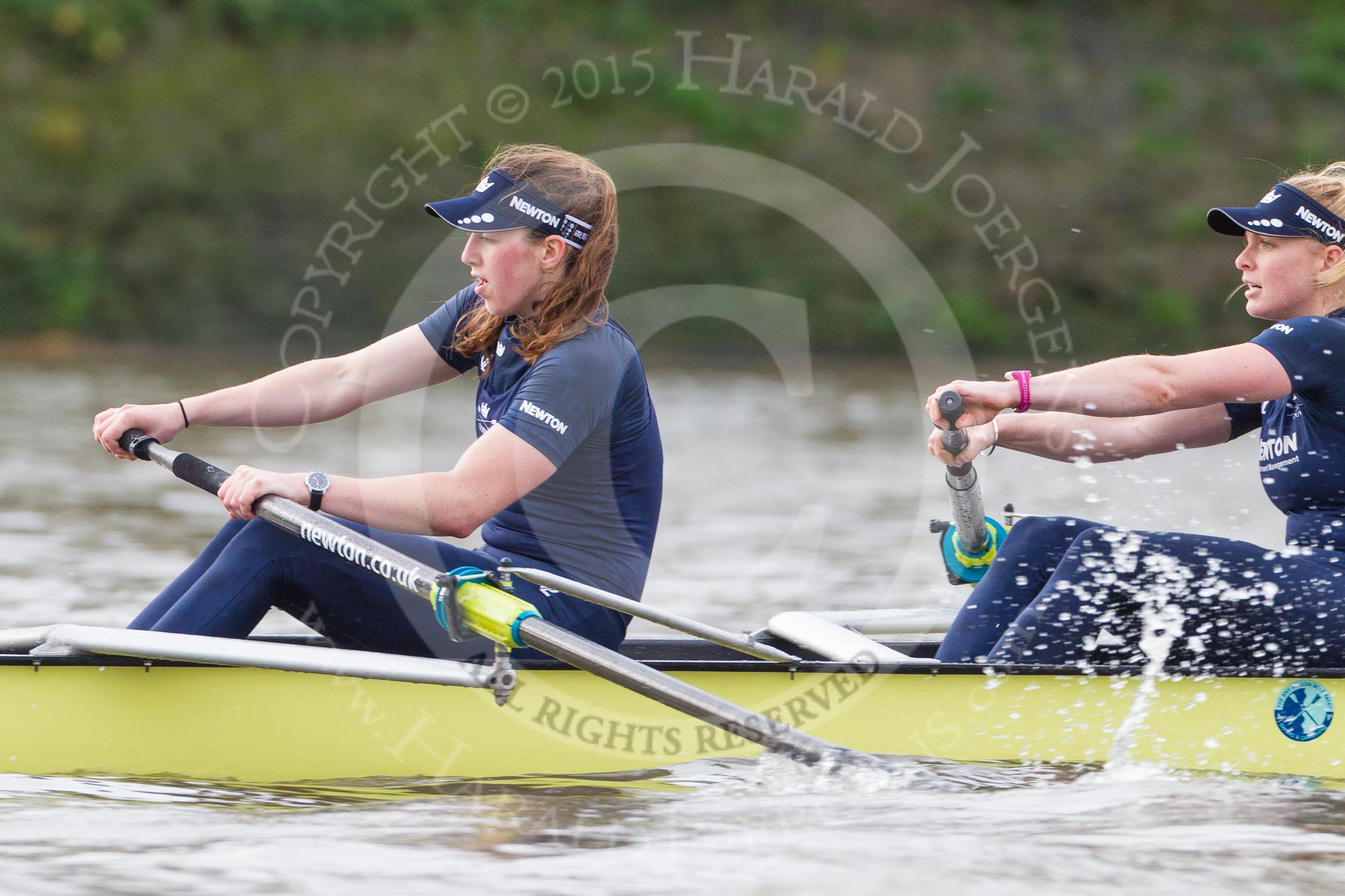 Photo 1512101220501D46117HaraldJoergens The Boat Race season 2016 - Women's Boat Race Trial Eights (OUWBC, Oxford): "Charybdis", here 5-Ruth Siddorn, 4-Emma Spruce.
River Thames between Putney Bridge and Mortlake,
London SW15,
United Kingdom,
on 10 December 2015 at 12:20, image #173