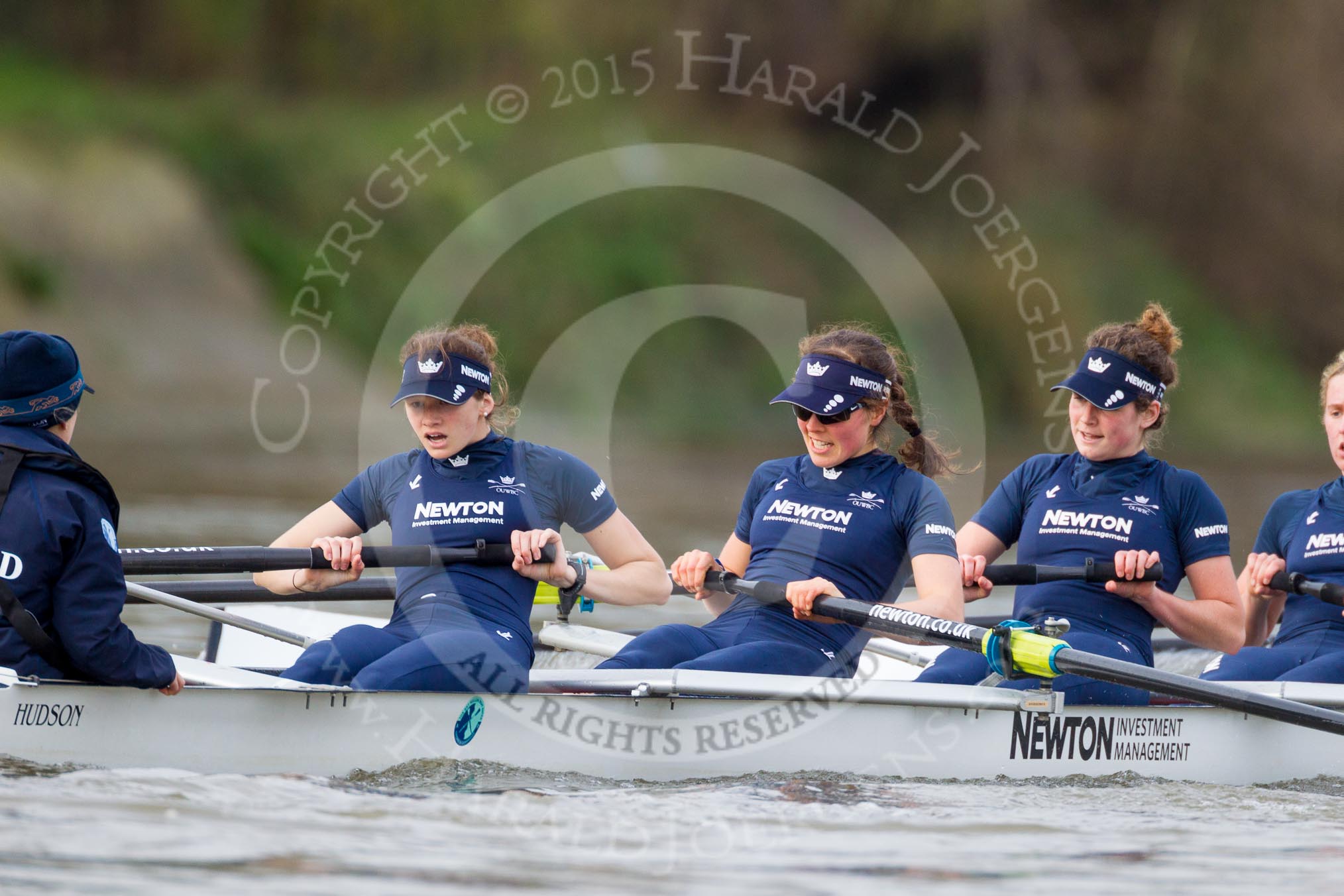 Photo 1512101225241D46271HaraldJoergens The Boat Race season 2016 - Women's Boat Race Trial Eights (OUWBC, Oxford): "Scylla", here cox-Antonia Stutter, stroke-Emma Lukasiewicz, 7-Lauren Kedar, 6-Joanne Jansen.
River Thames between Putney Bridge and Mortlake,
London SW15,
United Kingdom,
on 10 December 2015 at 12:25, image #207
