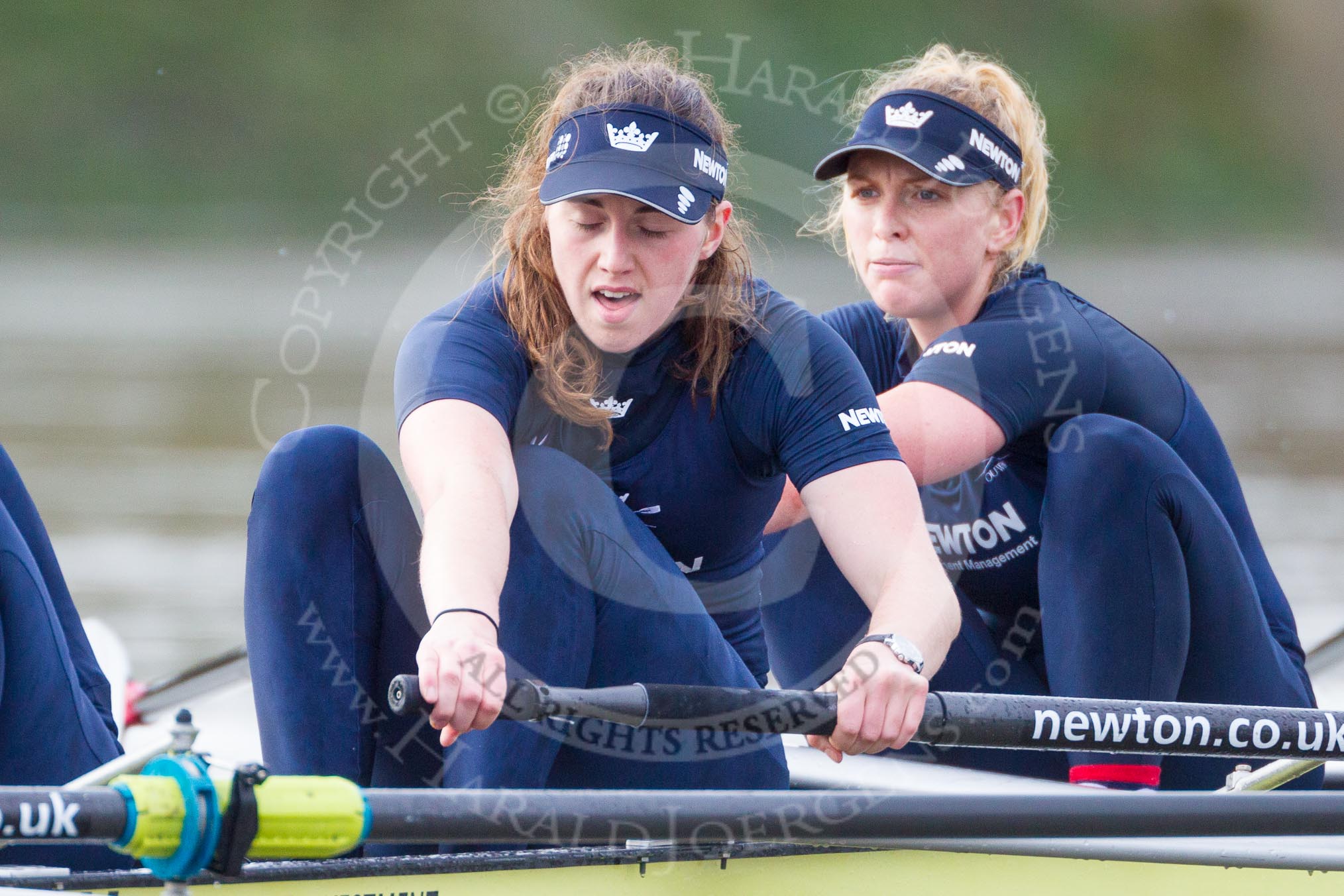 Photo 1512101226281D46378HaraldJoergens The Boat Race season 2016 - Women's Boat Race Trial Eights (OUWBC, Oxford): "Charybdis" , here 5-Ruth Siddorn, 4-Emma Spruce.
River Thames between Putney Bridge and Mortlake,
London SW15,
United Kingdom,
on 10 December 2015 at 12:26, image #222