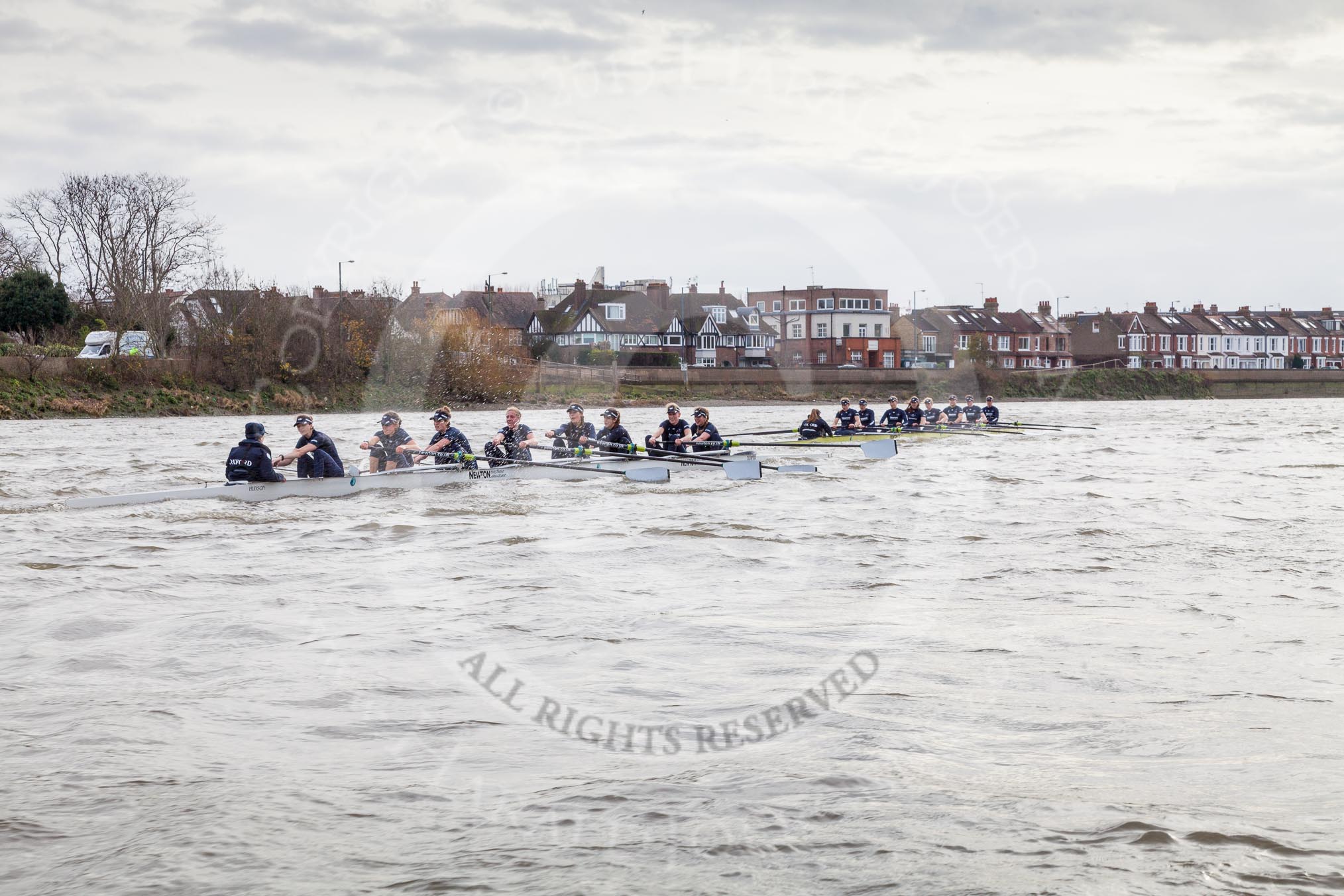 Photo 1512101232385D21282HaraldJoergens The Boat Race season 2016 - Women's Boat Race Trial Eights (OUWBC, Oxford): "Charybdis" Has taken the lead over "Scylla".
River Thames between Putney Bridge and Mortlake,
London SW15,
United Kingdom,
on 10 December 2015 at 12:32, image #271