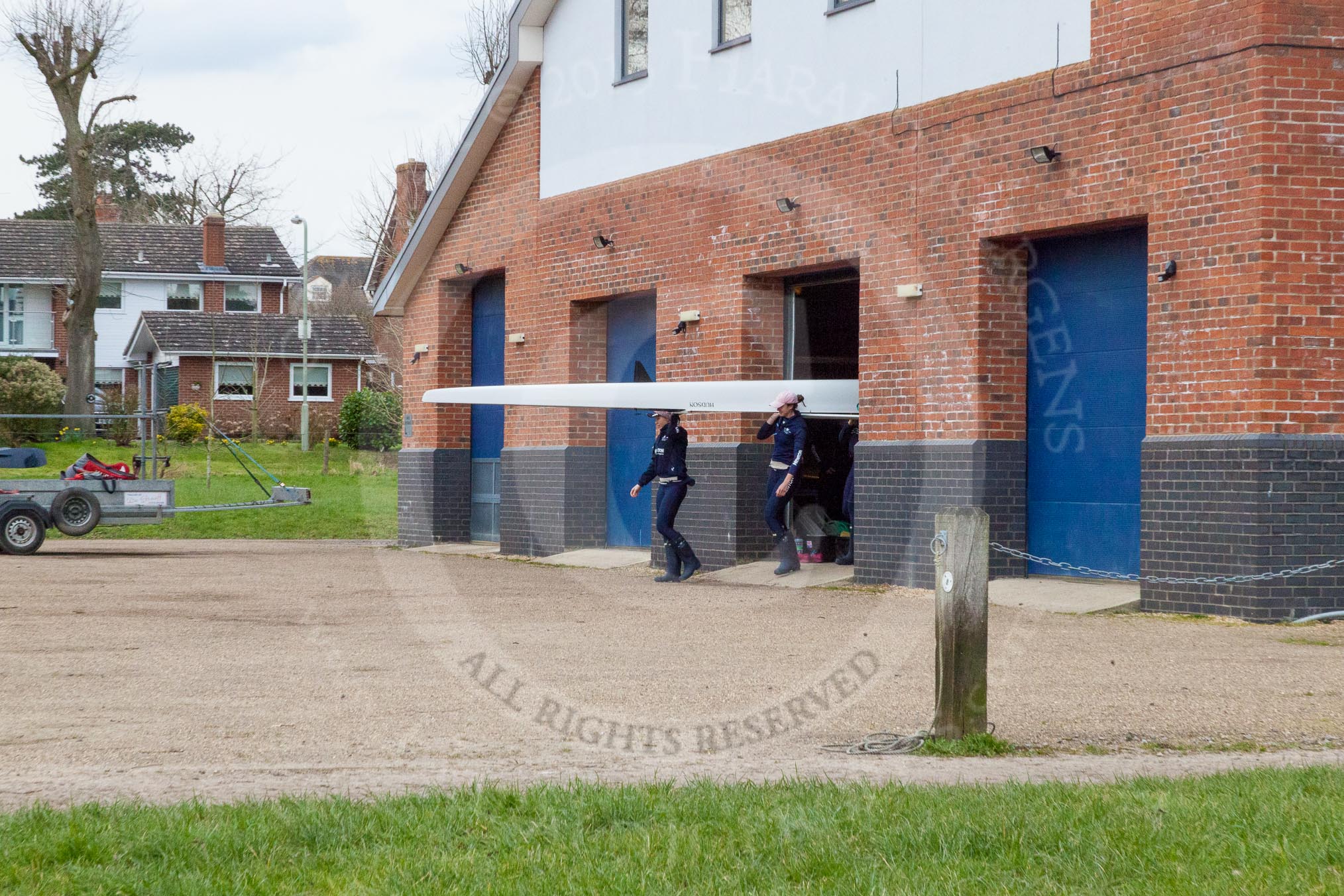 The Boat Race season 2016 - OUWBC training Wallingford: The crew of Osiris, the OUWBC reserve boat, carrying their boat out of Oxford's Fleming  Boathouse in Wallingford.
River Thames,
Wallingford,
Oxfordshire,

on 29 February 2016 at 15:15, image #22