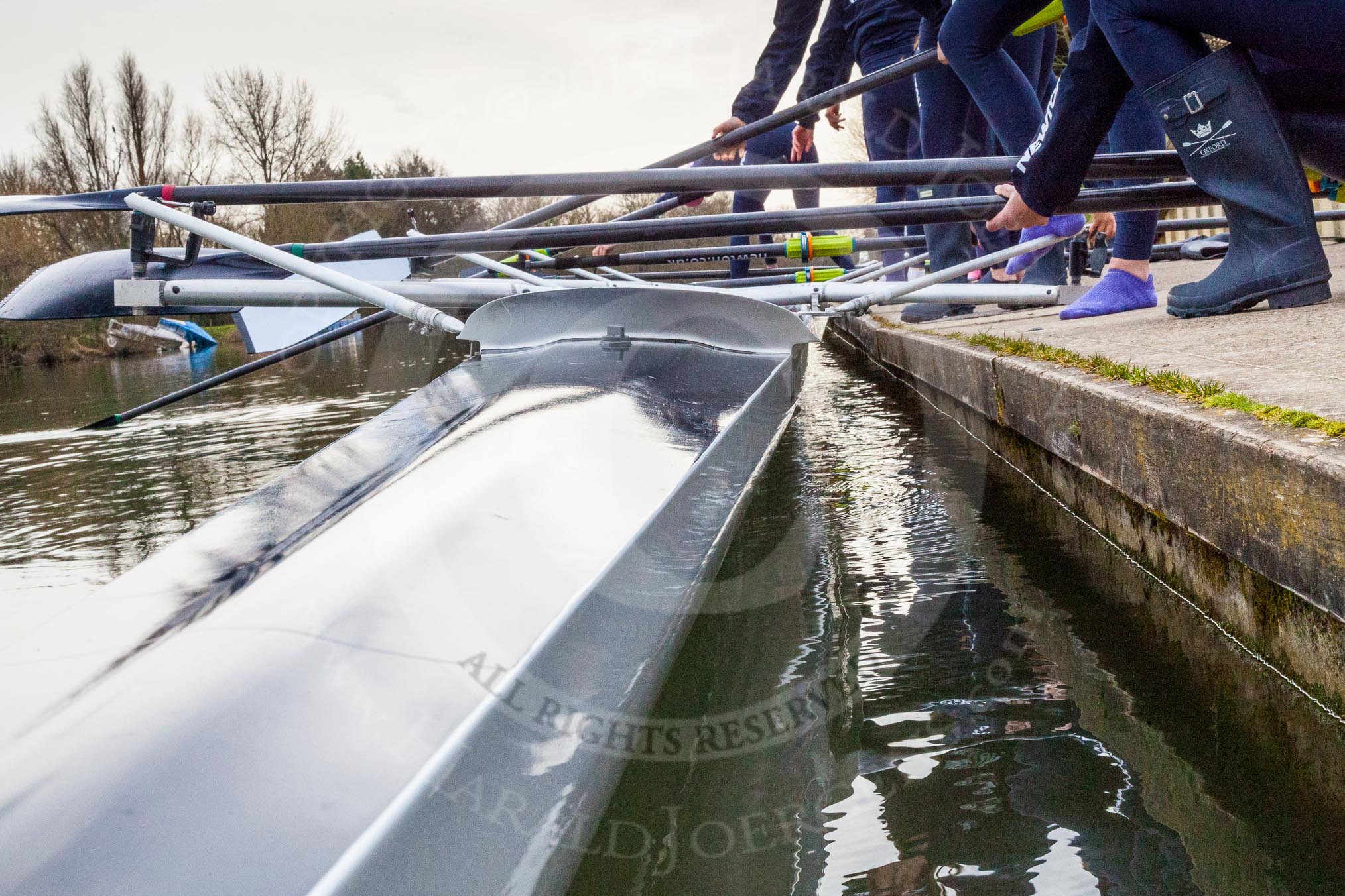 The Boat Race season 2016 - OUWBC training Wallingford: The OUWBC reserve boat crew getting ready for their training session on the Thames at Wallingford.
River Thames,
Wallingford,
Oxfordshire,

on 29 February 2016 at 15:17, image #35