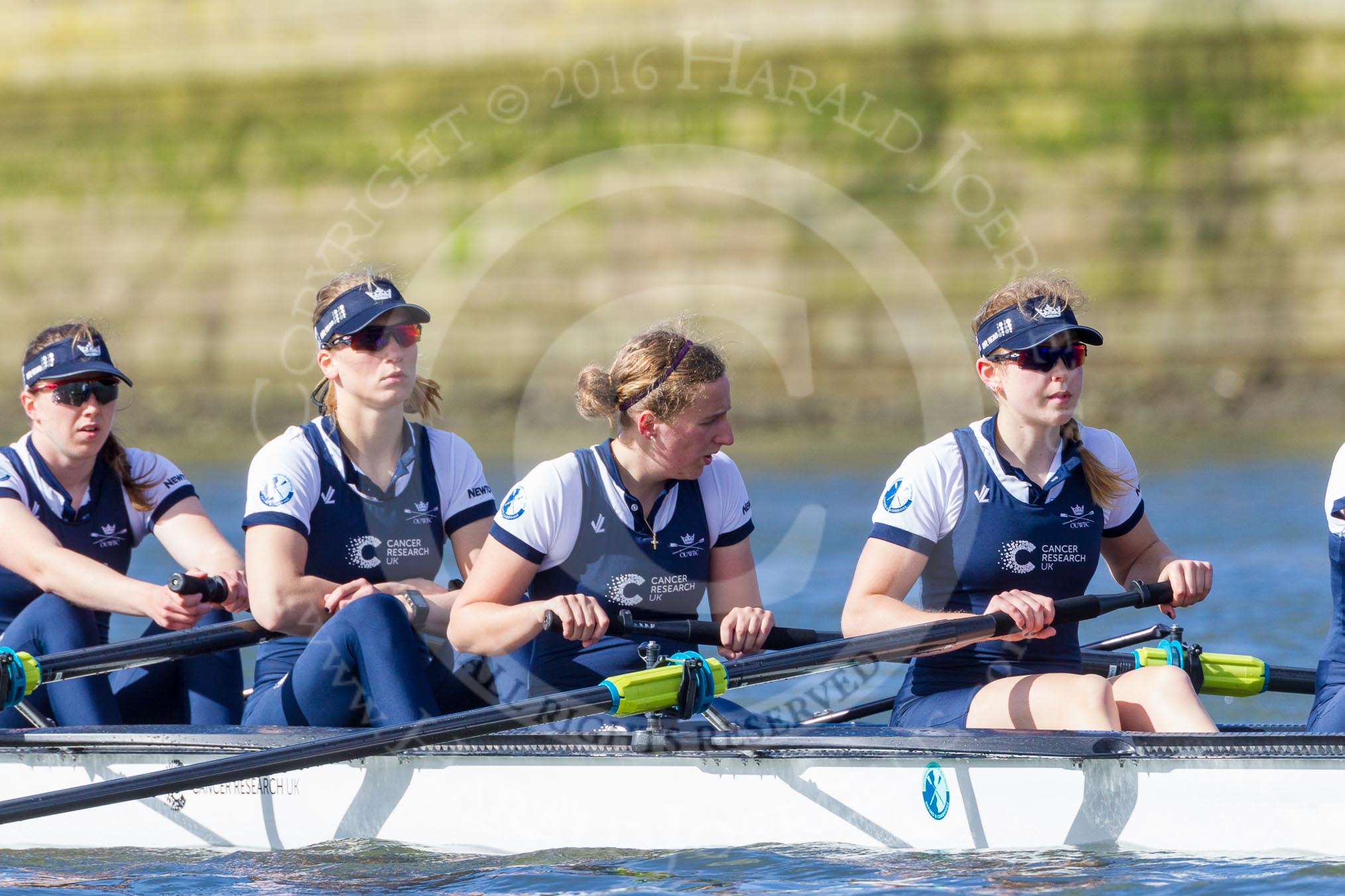 The Boat Race season 2016 -  The Cancer Research Women's Boat Race.
River Thames between Putney Bridge and Mortlake,
London SW15,

United Kingdom,
on 27 March 2016 at 14:05, image #152