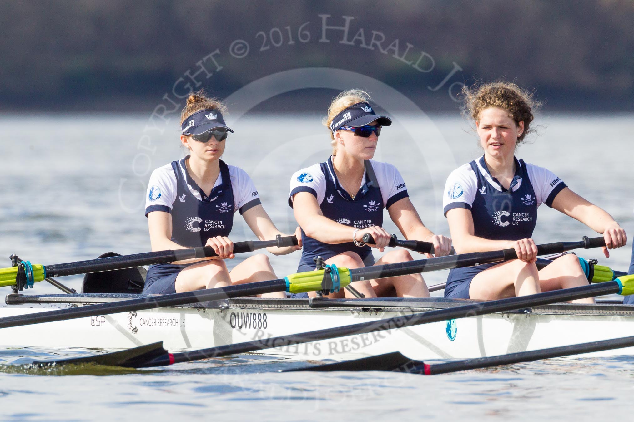 The Boat Race season 2016 -  The Cancer Research Women's Boat Race.
River Thames between Putney Bridge and Mortlake,
London SW15,

United Kingdom,
on 27 March 2016 at 14:08, image #163