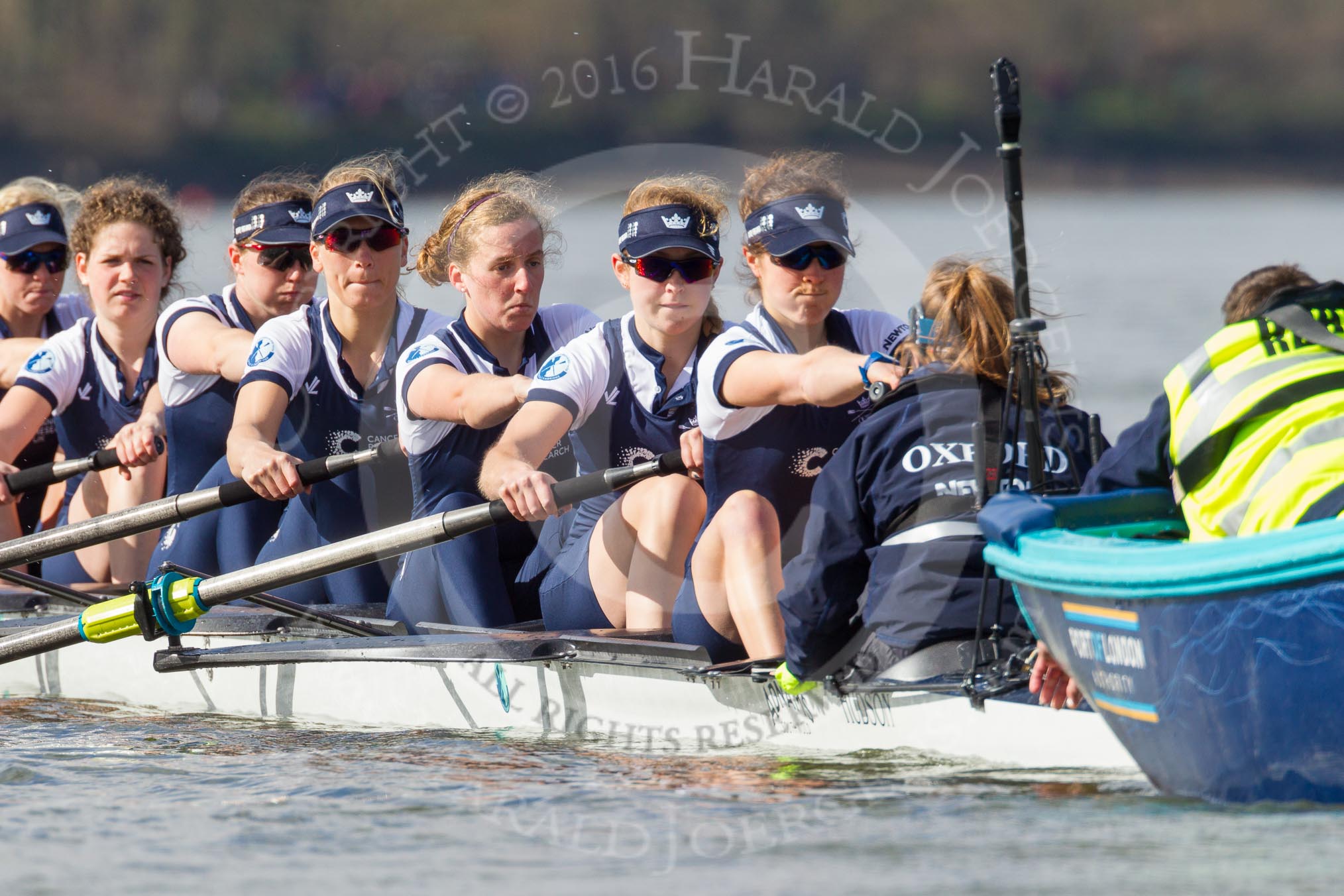 The Boat Race season 2016 -  The Cancer Research Women's Boat Race.
River Thames between Putney Bridge and Mortlake,
London SW15,

United Kingdom,
on 27 March 2016 at 14:10, image #171