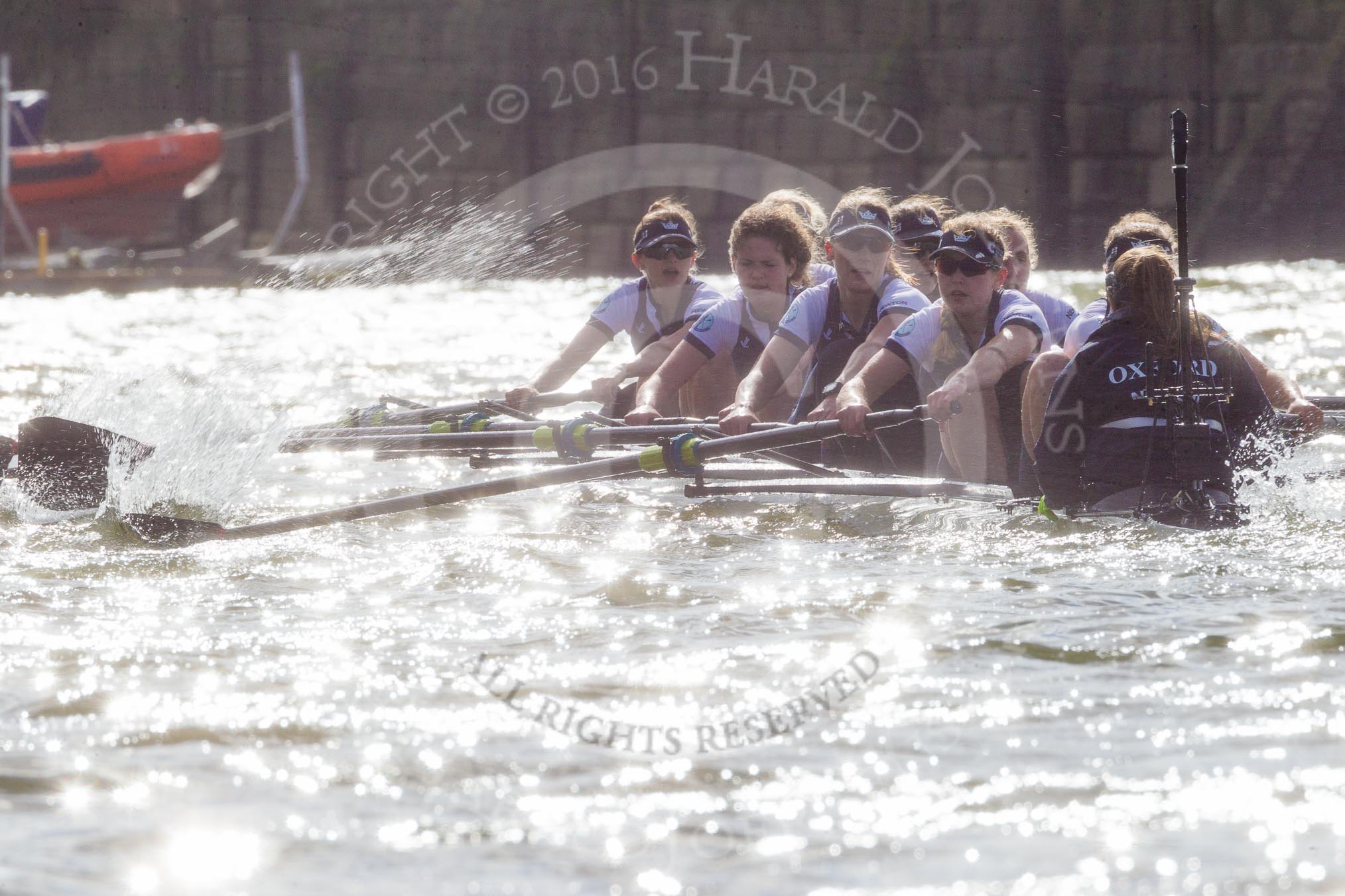 The Boat Race season 2016 -  The Cancer Research Women's Boat Race.
River Thames between Putney Bridge and Mortlake,
London SW15,

United Kingdom,
on 27 March 2016 at 14:23, image #278