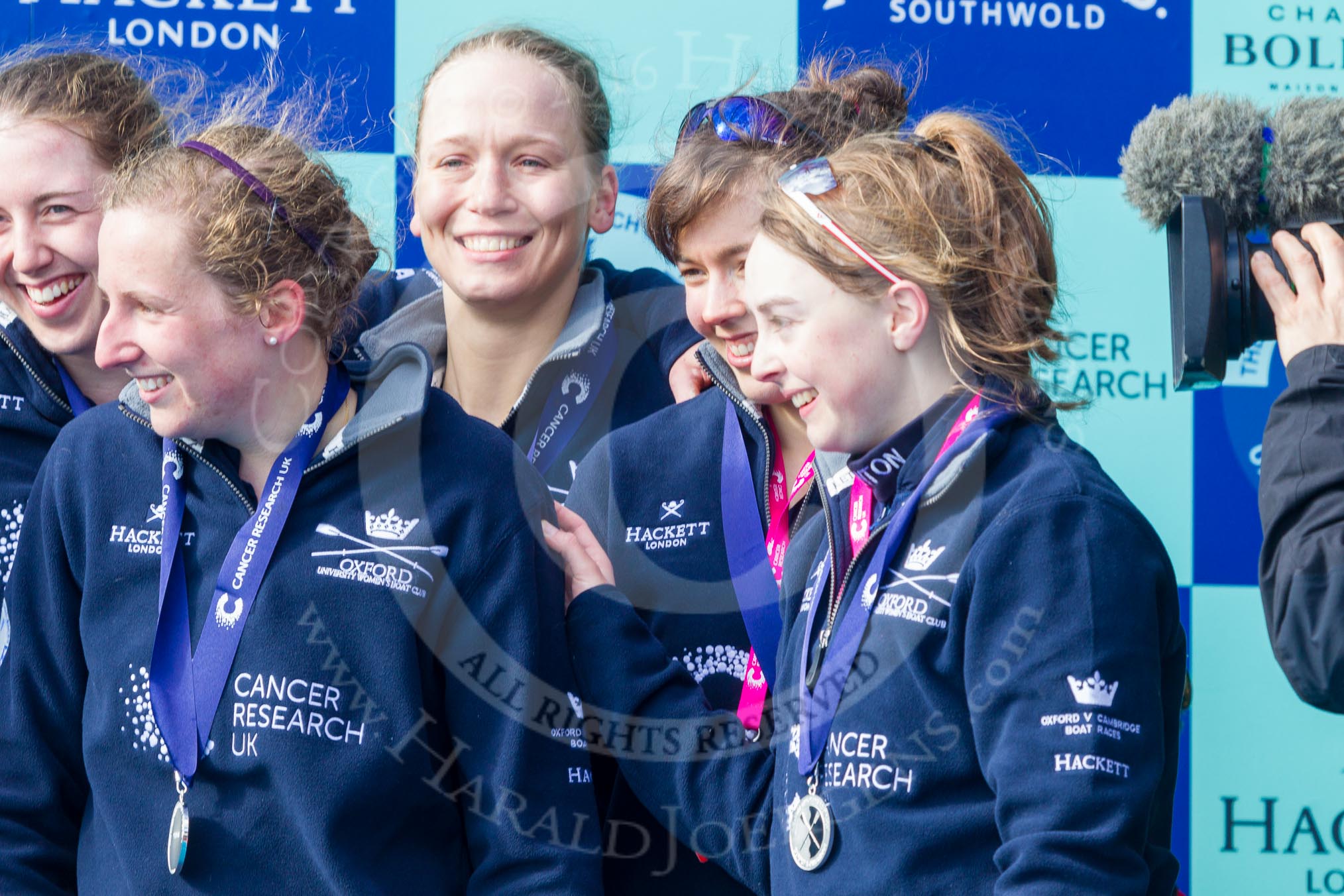 The Boat Race season 2016 -  The Cancer Research Women's Boat Race.
River Thames between Putney Bridge and Mortlake,
London SW15,

United Kingdom,
on 27 March 2016 at 14:48, image #345