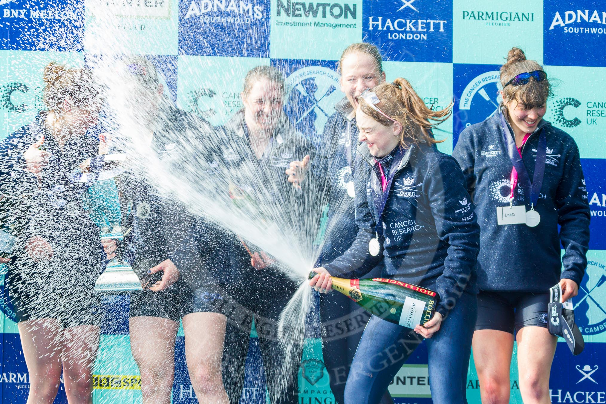 The Boat Race season 2016 -  The Cancer Research Women's Boat Race.
River Thames between Putney Bridge and Mortlake,
London SW15,

United Kingdom,
on 27 March 2016 at 14:49, image #365