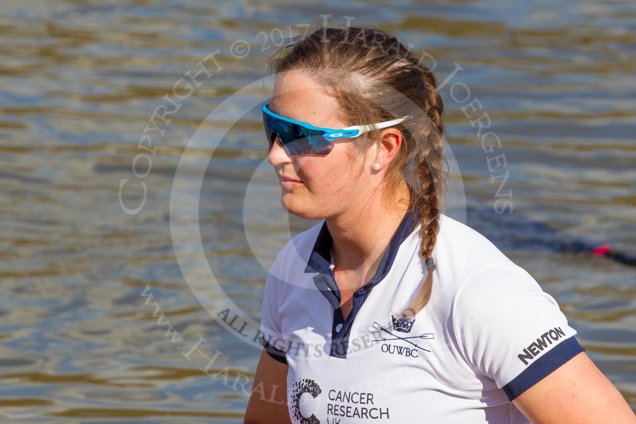 The Boat Race season 2017 -  The Cancer Research Women's Boat Race: OUWBC getting ready to set off, here 6 Harriet Austin.
River Thames between Putney Bridge and Mortlake,
London SW15,

United Kingdom,
on 02 April 2017 at 15:52, image #89