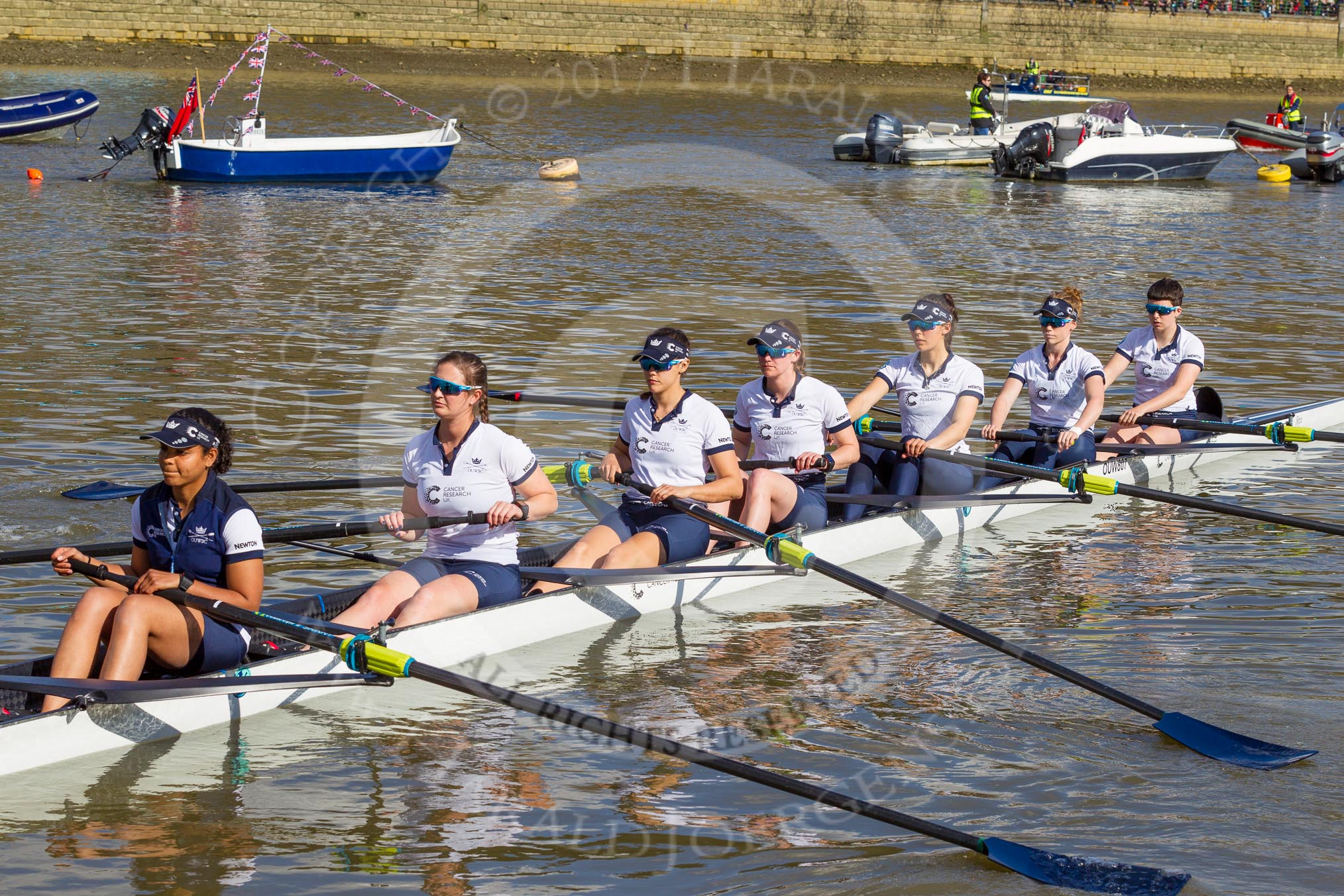The Boat Race season 2017 -  The Cancer Research Women's Boat Race: OUWBC on the way to Putney Bridge before the start of the Women's Boat Race, here 7 Jenna Hebert, 6 Harriet Austin, 5 Chloe Laverack, 4 Rebecca Esselstein, 3 Rebecca Te Water Naudé, 2 Flo Pickles, bow Alice Roberts.
River Thames between Putney Bridge and Mortlake,
London SW15,

United Kingdom,
on 02 April 2017 at 15:52, image #94
