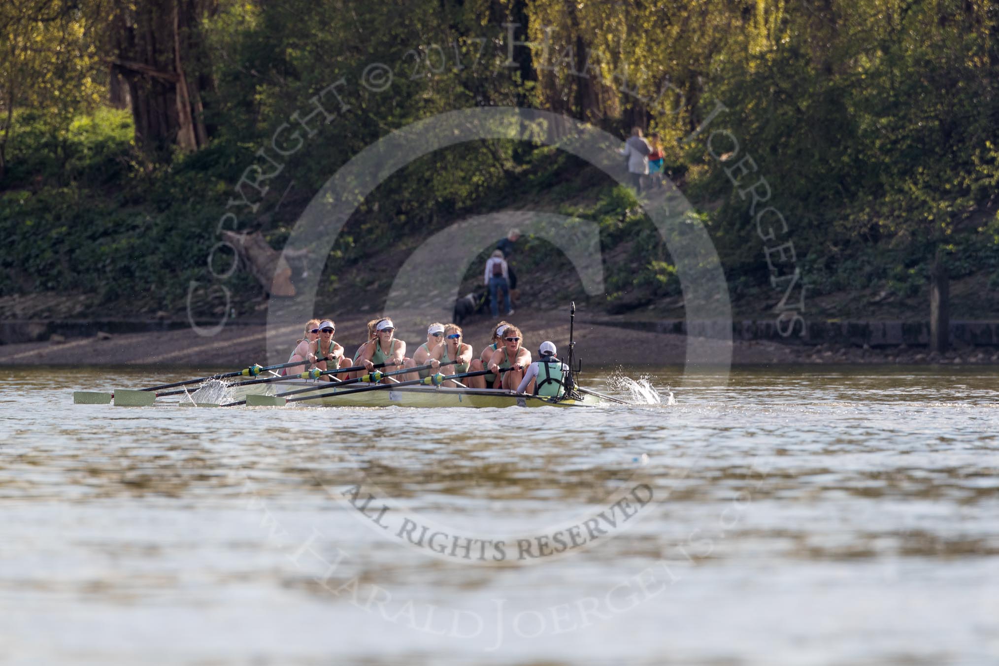 The Boat Race season 2017 -  The Cancer Research Women's Boat Race: CUWBC keeping their comfortable lead.
River Thames between Putney Bridge and Mortlake,
London SW15,

United Kingdom,
on 02 April 2017 at 16:47, image #171