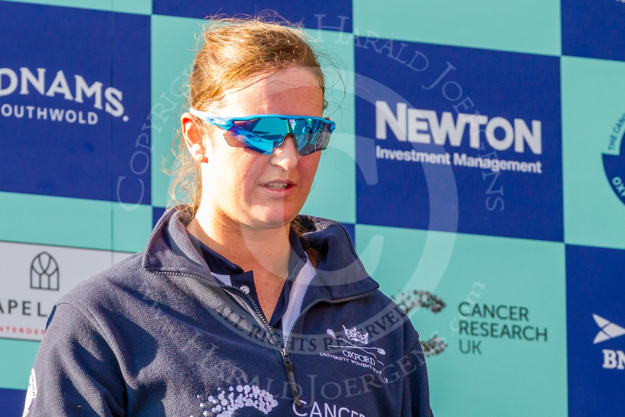 Photo 1704021709541D48370HaraldJoergens The Boat Race season 2017 - The Cancer Research Women's Boat Race: OUWBC's 6 seat and captain, Harriet Austin, at the price giving.
River Thames between Putney Bridge and Mortlake,
London SW15,
United Kingdom,
on 02 April 2017 at 17:09, image #217