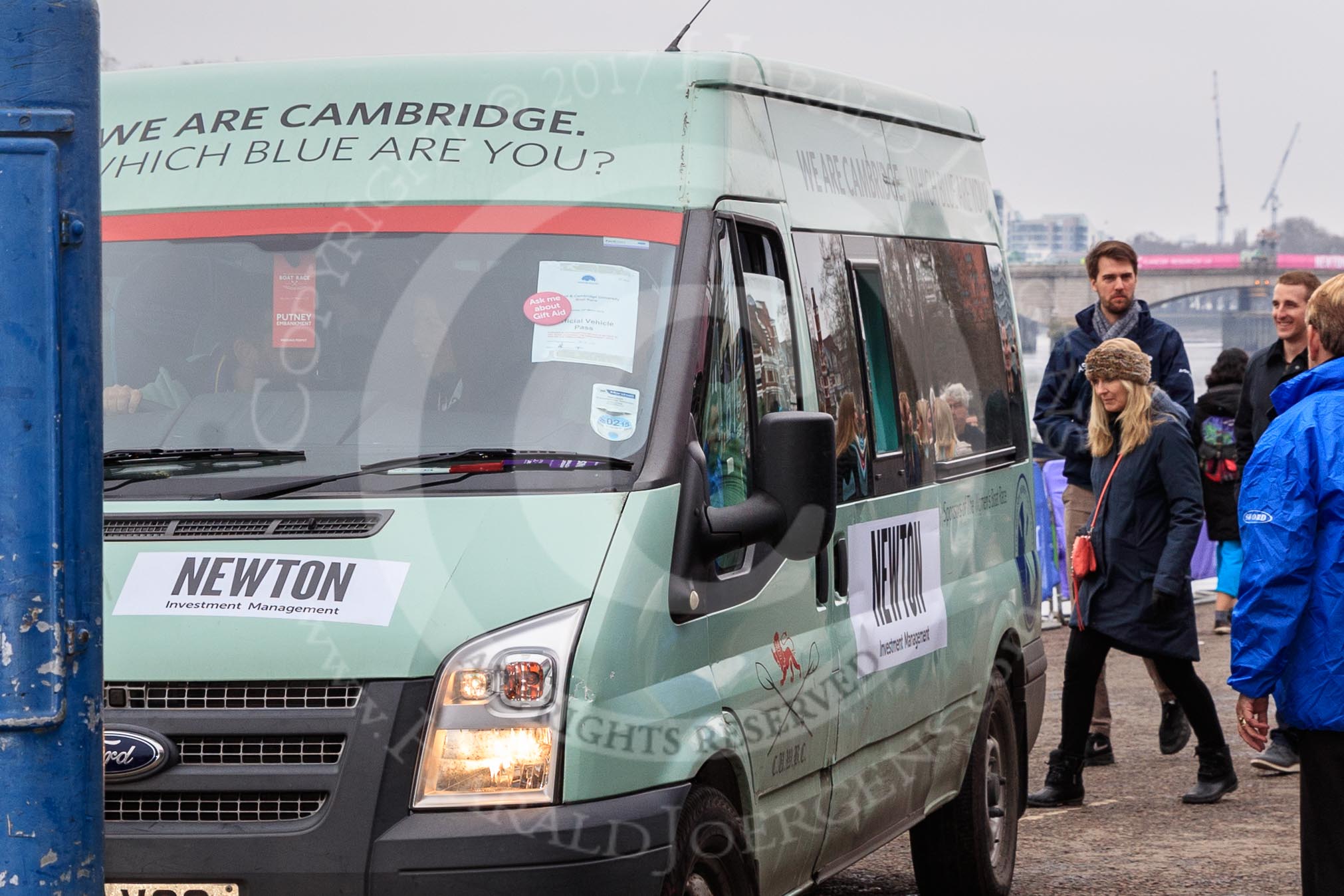 The Cancer Research UK Women's Boat Race 2018: The Cambridge bus arriving at the boathouses.
River Thames between Putney Bridge and Mortlake,
London SW15,

United Kingdom,
on 24 March 2018 at 13:54, image #10