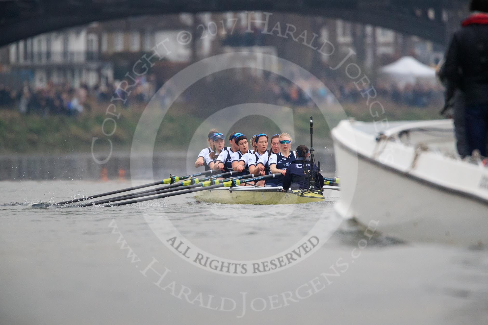 The Cancer Research UK Women's Boat Race 2018: The Oxford women approaching Barnes Bridge - bow Renée Koolschijn, 2 Katherine Erickson, 3 Juliette Perry, 4 Alice Roberts, 5 Morgan McGovern, 6 Sara Kushma, 7 Abigail Killen, stroke Beth Bridgman, cox Jessica Buck.
River Thames between Putney Bridge and Mortlake,
London SW15,

United Kingdom,
on 24 March 2018 at 16:46, image #196