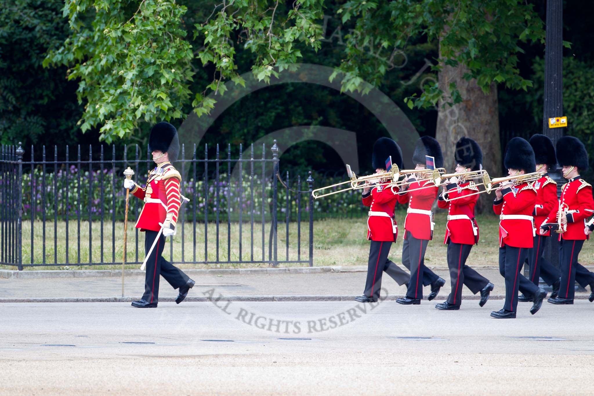 The Major General's Review 2011: Drum Major Tony Taylor, No. 7 Company Coldstream Guards, leading the Band of the Irish Guards, marching next to St. James's Park on the way to the parade ground..
Horse Guards Parade, Westminster,
London SW1,
Greater London,
United Kingdom,
on 28 May 2011 at 10:16, image #21