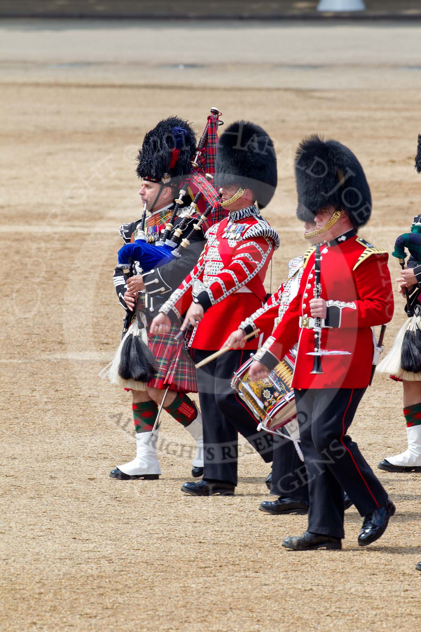 Photo 110611_115257_1D4_4727HaraldJoergens_ Trooping the Colour 2011: On the left, Pipe Major B Heriot, Scots Guards, with two drummers of the Scots Guards Band and a musicians of the Grenadier Guards..
Horse Guards Parade, Westminster,
London SW1,
Greater London,
United Kingdom,
on 11 June 2011 at 11:53, image #310
