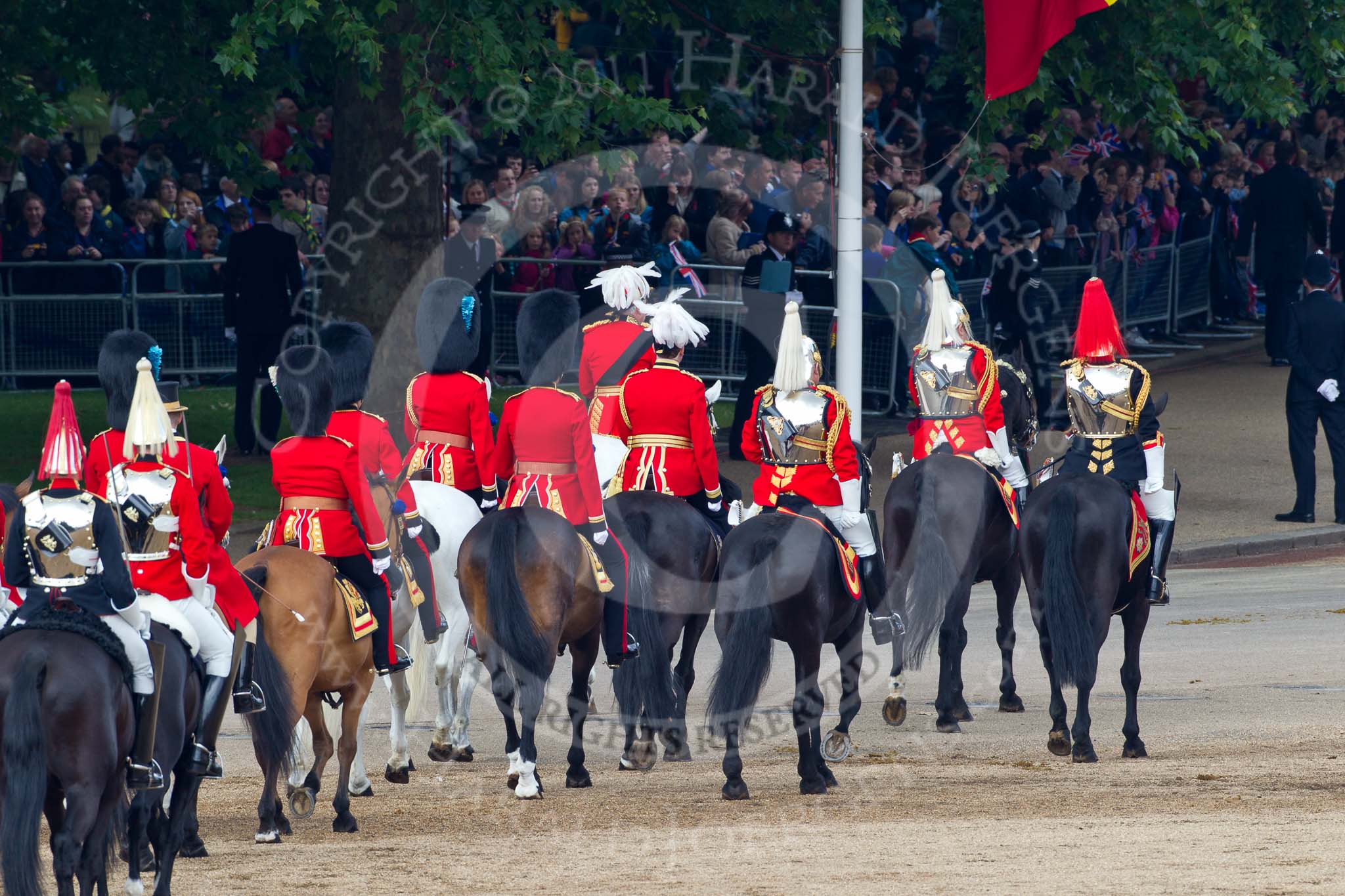 Photo 110611_121318_1D4_5599HaraldJoergens_ Trooping the Colour 2011: Marching off - the rear part of the Royal Procession, followed by the four troopers of The Life Guards and four troopers of The Blues and Royals..
Horse Guards Parade, Westminster,
London SW1,
Greater London,
United Kingdom,
on 11 June 2011 at 12:13, image #436
