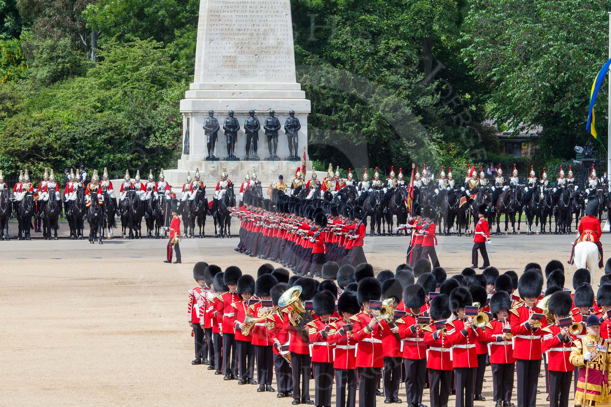 Photo 1306081146465D28406HaraldJoergens The Colonel's Review 2013: The March Past in Quick Time. The guards are marching beween the Massed Bands, in front, and the Life Guards and The Blues and Royals behind them..
Horse Guards Parade, Westminster,
London SW1,
United Kingdom,
on 08 June 2013 at 11:47, image #708