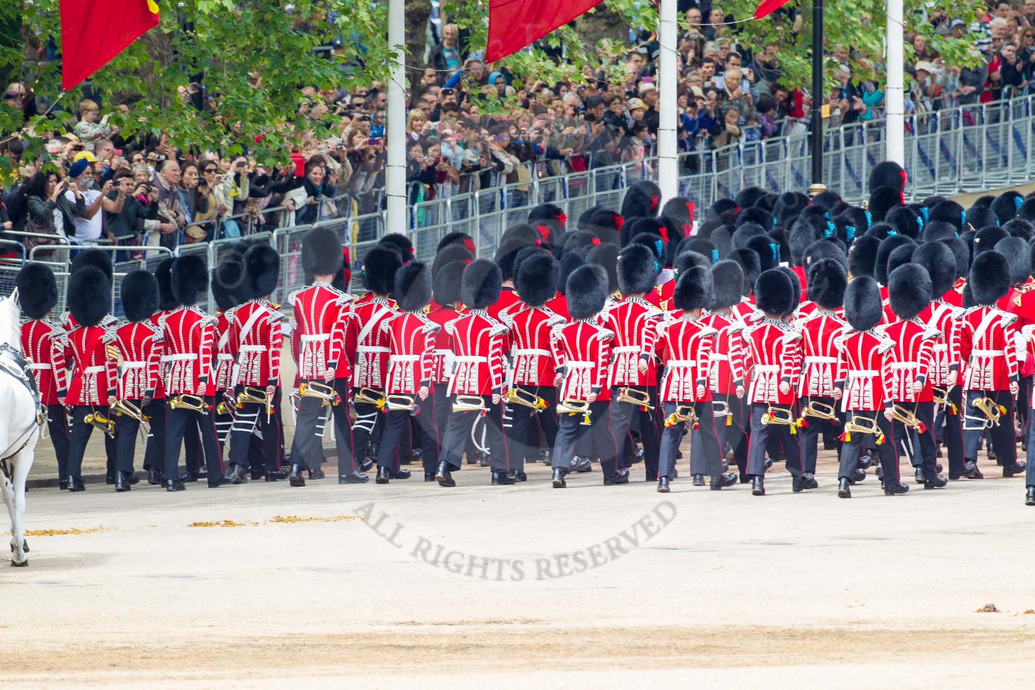 Photo 1306011208451D44443HaraldJoergens Major General's Review 2013: The March Off - the Massed Bands are leaving towards The Mall, followed by the coach that will carry HM The Queen and HRH The Duke of Kent..
Horse Guards Parade, Westminster,
London SW1,
United Kingdom,
on 01 June 2013 at 12:09, image #720