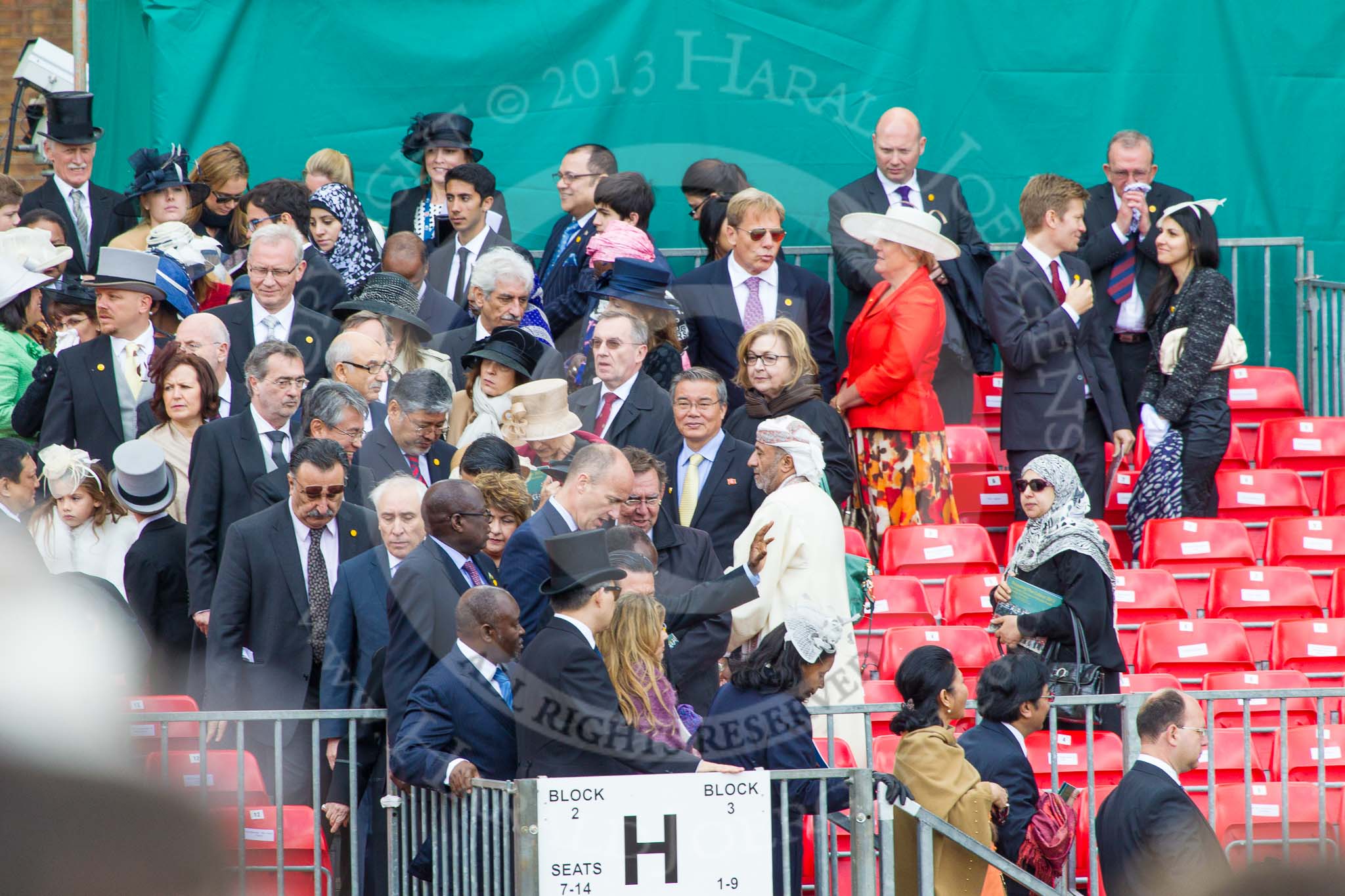 Trooping the Colour 2013 (spectators). Image #1075, 15 June 2013 12:16