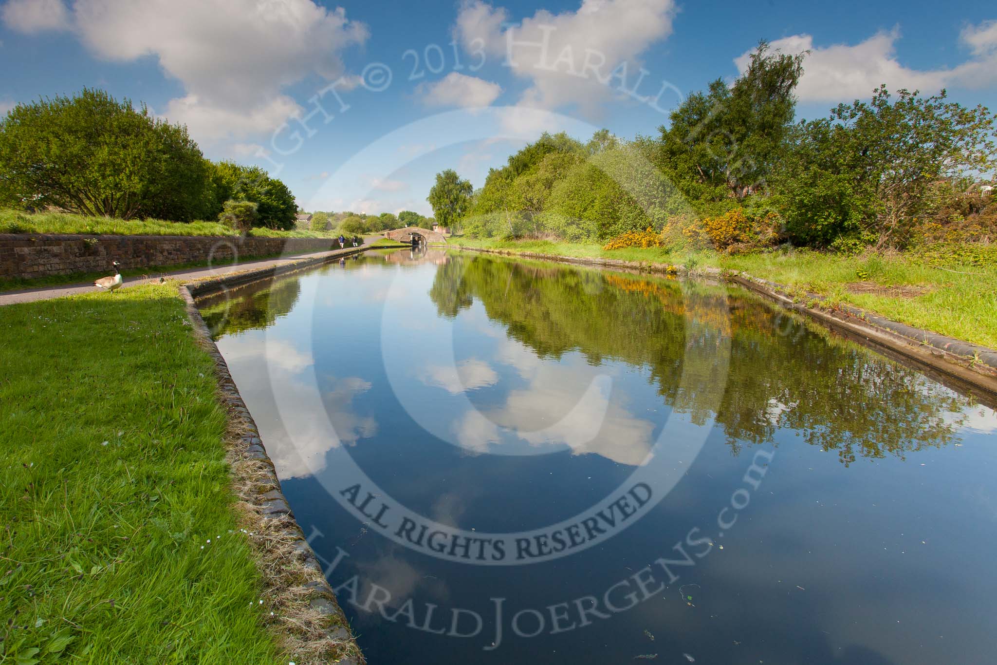 BCN Marathon Challenge 2013: Smethwick locks pn the BCN Old Main Line, here the pond between Smethwick Top Lock and Smethwick No. 2 lock..
Birmingham Canal Navigation,


United Kingdom,
on 25 May 2013 at 09:09, image #93