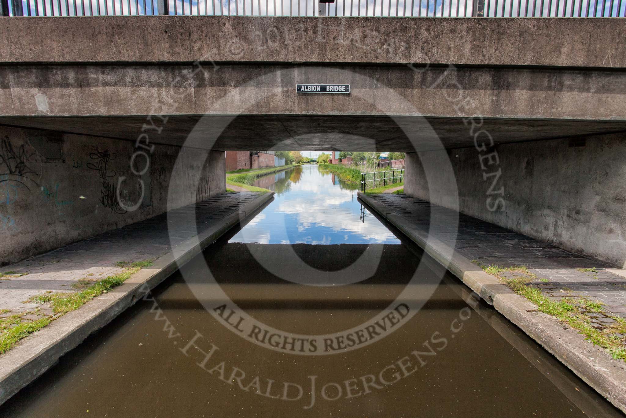 BCN Marathon Challenge 2013: Albion Bridge, carrying Oldbury Road over the BCN New Main Line near Pudding Green Junction..
Birmingham Canal Navigation,


United Kingdom,
on 25 May 2013 at 13:15, image #186