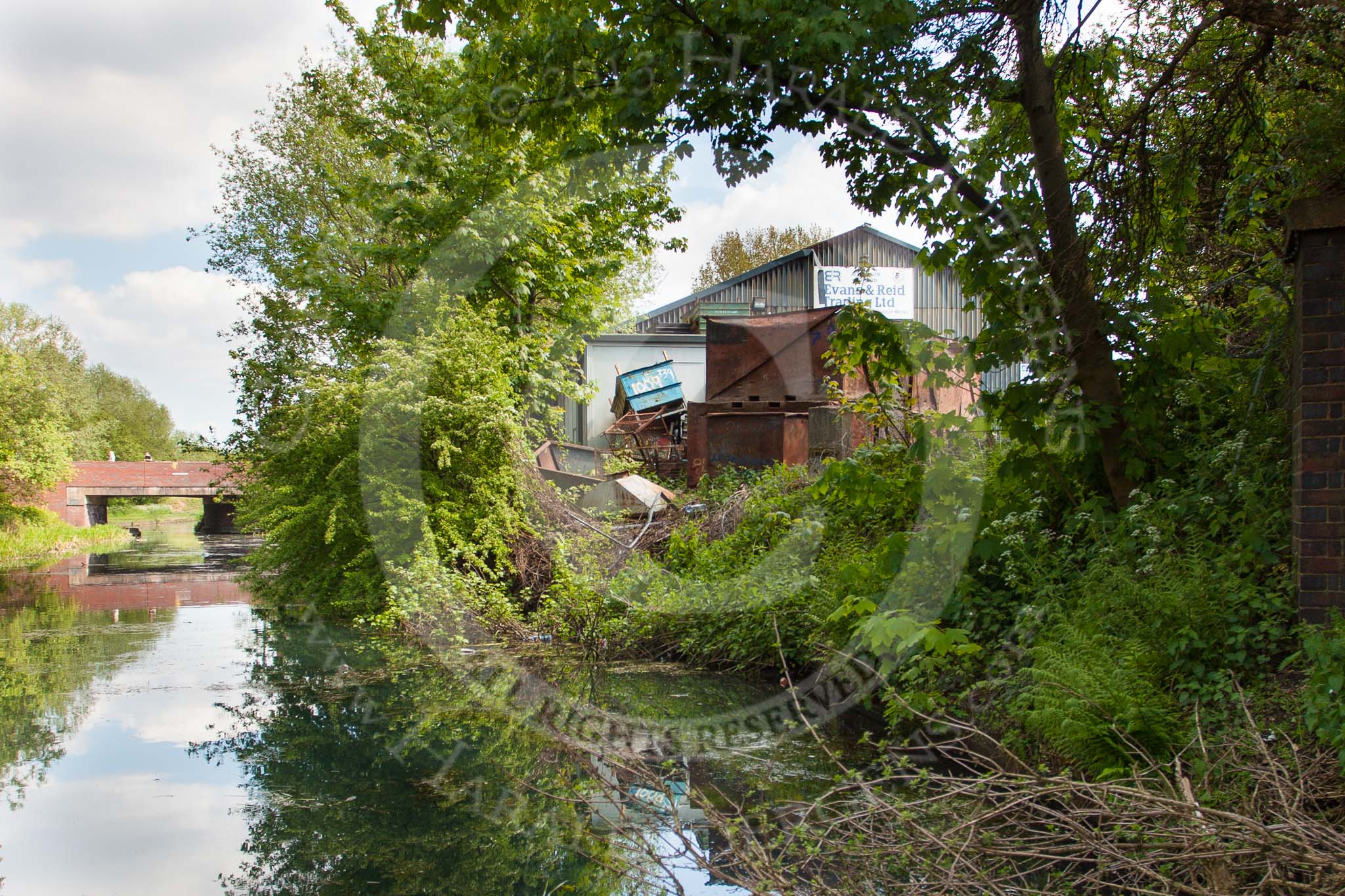 BCN Marathon Challenge 2013: Evans & Reid Trading Ltd seem to be using the side of the canal as a dump on the Bradley Arm, close to Deepfields Junction with the BCN Main Line..
Birmingham Canal Navigation,


United Kingdom,
on 25 May 2013 at 15:22, image #212