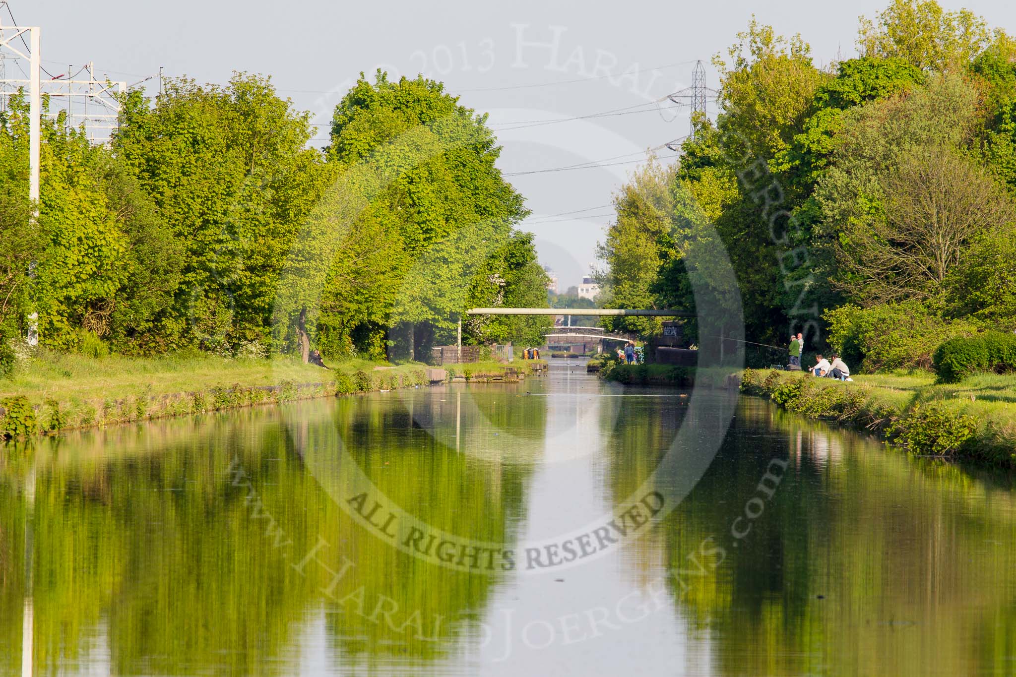 BCN Marathon Challenge 2013: The BCN New Main Line in Tipton between Watery Lane Junction and Dudley Port Junction, where the railway line, on the left, follows the canal for some miles..
Birmingham Canal Navigation,


United Kingdom,
on 25 May 2013 at 18:21, image #274