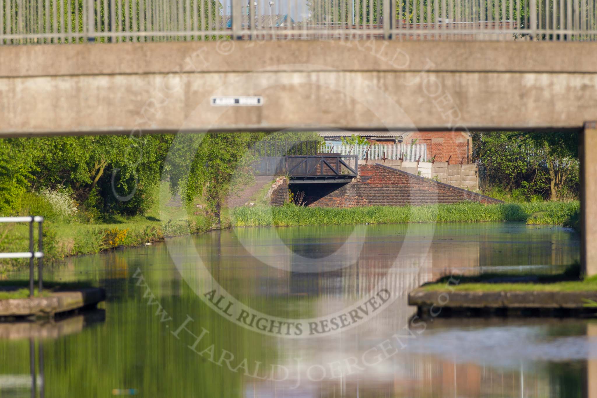 BCN Marathon Challenge 2013: Albion Bridge, on the BCN New Main Line, just east of Pudding Green Junction, and a factory bridge well behind the junction..
Birmingham Canal Navigation,


United Kingdom,
on 25 May 2013 at 18:52, image #298