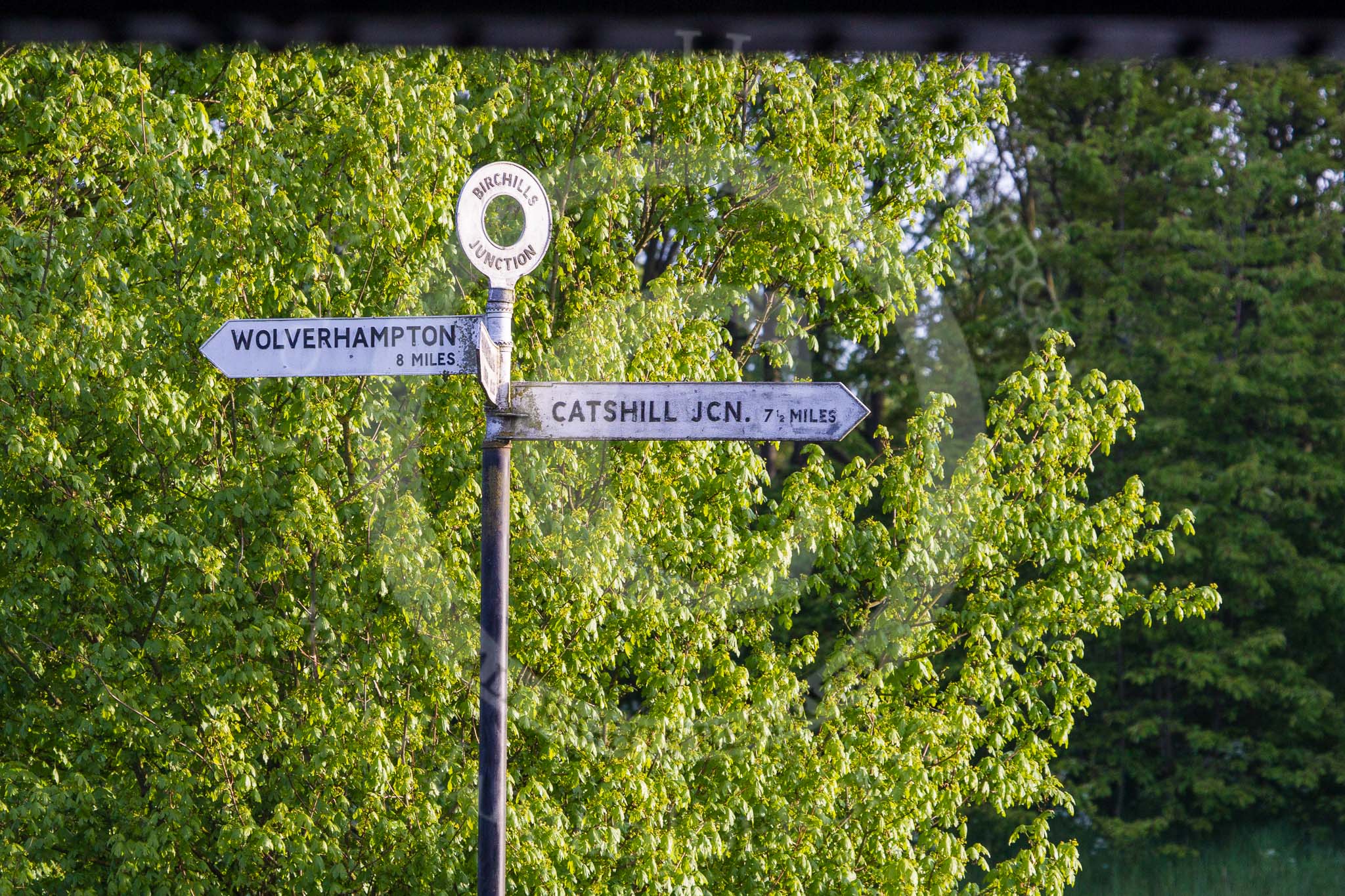 BCN Marathon Challenge 2013: The Birchills Junction signpost, where the Walsall Branch Canal meets the Wyrley & Essington Canal..
Birmingham Canal Navigation,


United Kingdom,
on 26 May 2013 at 06:28, image #354