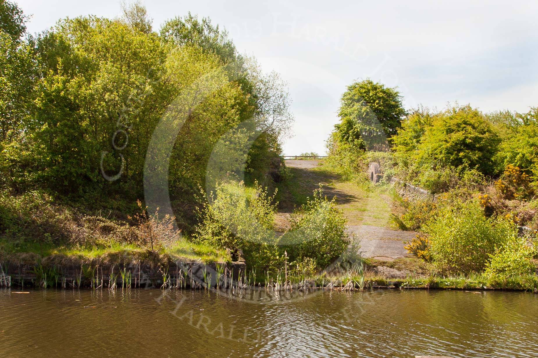 BCN Marathon Challenge 2013: An overflow weir of Chasewater Reservoir at the Anglesey Branch of the Wyrley & Essington Canal..
Birmingham Canal Navigation,


United Kingdom,
on 26 May 2013 at 10:48, image #393