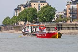 Photo 1307131240395D23768HaraldJoergens TOW River Thames Barge Driving Race 2013: Barge "Jane", by the RMT Union, during the race..
River Thames between Greenwich and Westminster,
London,
United Kingdom,
on 13 July 2013 at 12:40, image #162